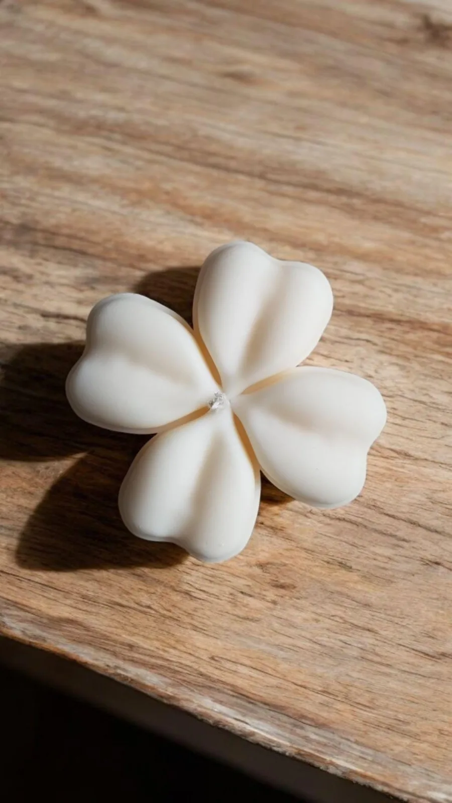 Kleeblatt Kerze aus Rapswachs – Glücksbringer Deko | handgemacht & vegan | kleine Geschenkidee – Bild 2