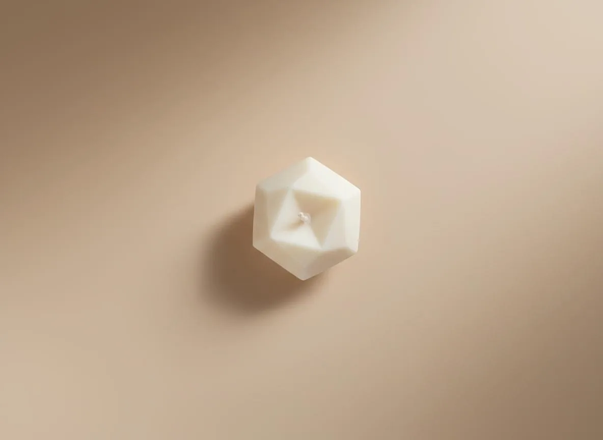 Geometrische Rapswachskerze – moderne Deko Kerze | handgemacht & vegan | Geschenk für Frauen – Bild 3