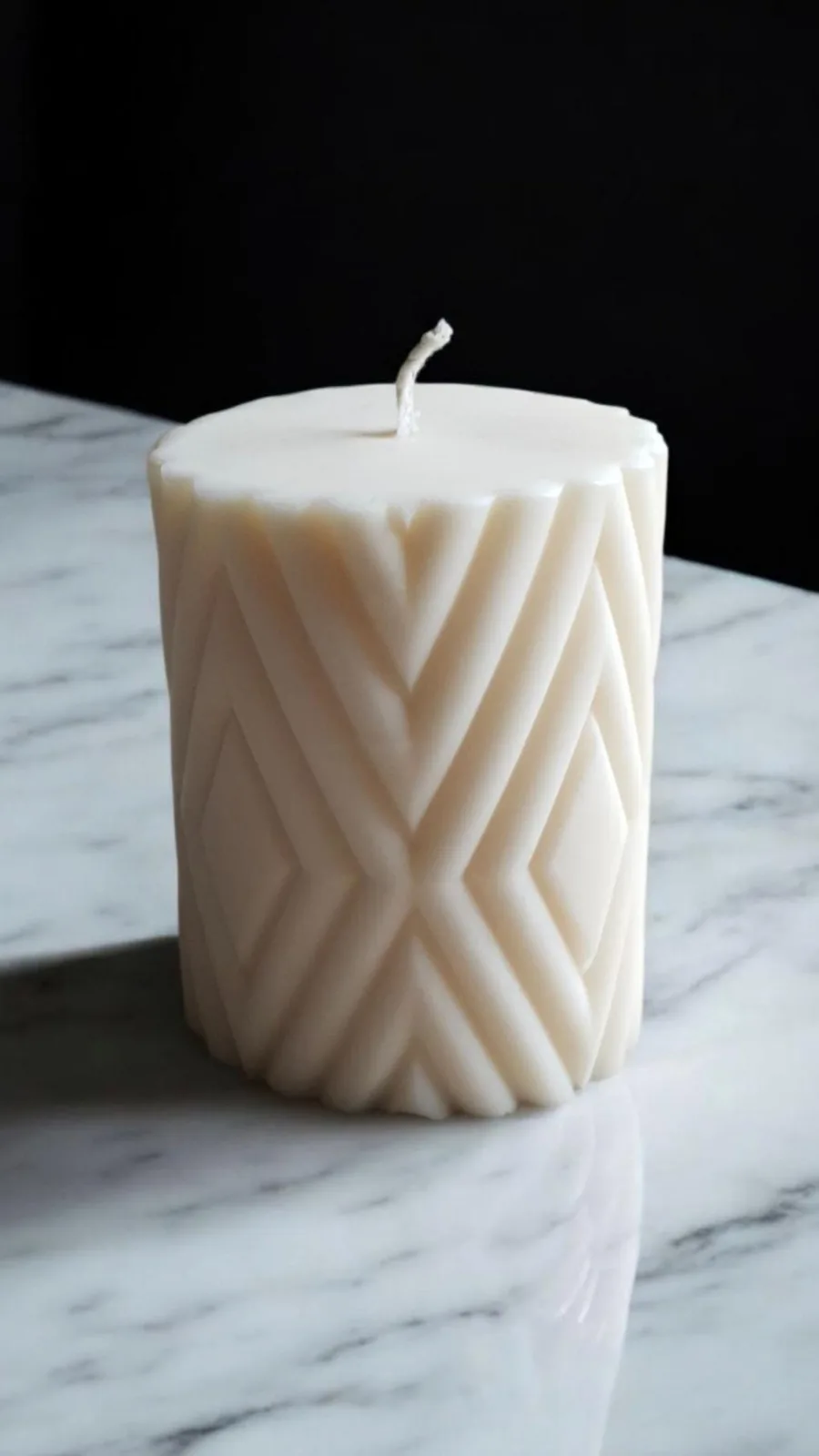 Geometrische Stumpenkerze aus Rapswachs – moderne Deko Kerze | handgemacht & vegan | Geschenk für Frauen – Bild 2