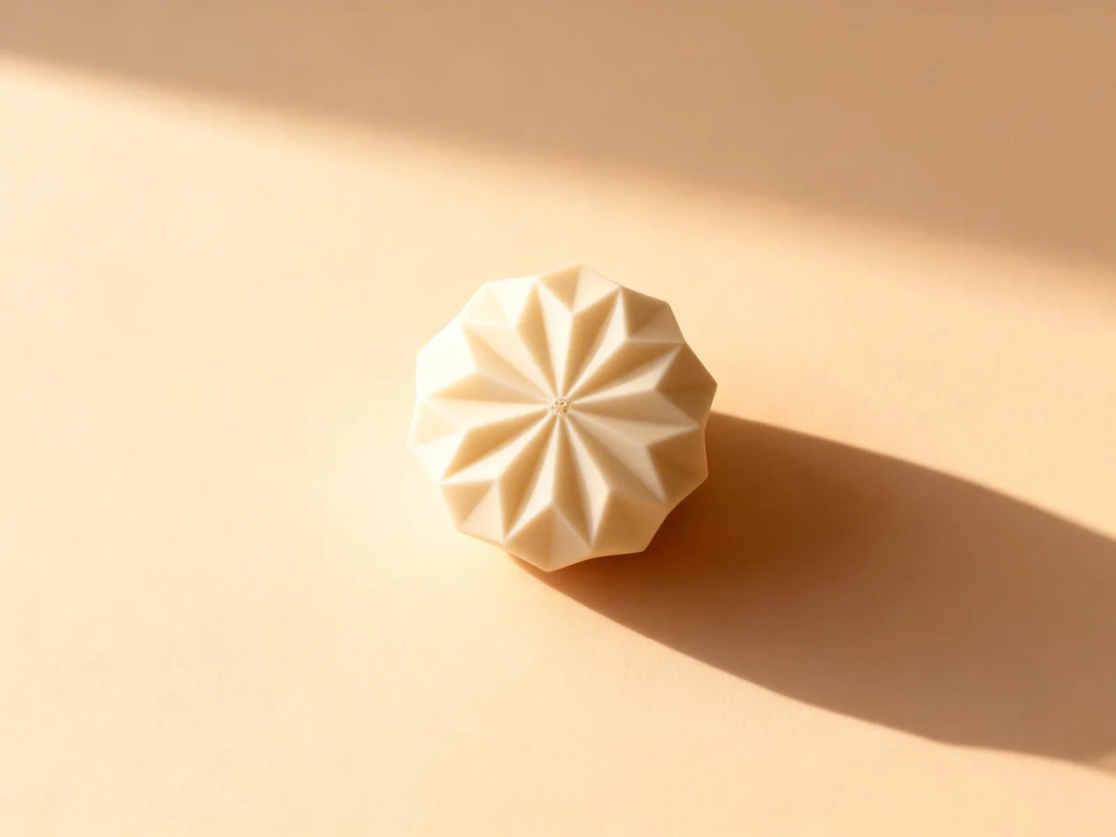 Geometrische Rapswachskerze – moderne Deko Kerze | handgemacht & vegan | Geschenk für Frauen – Bild 3