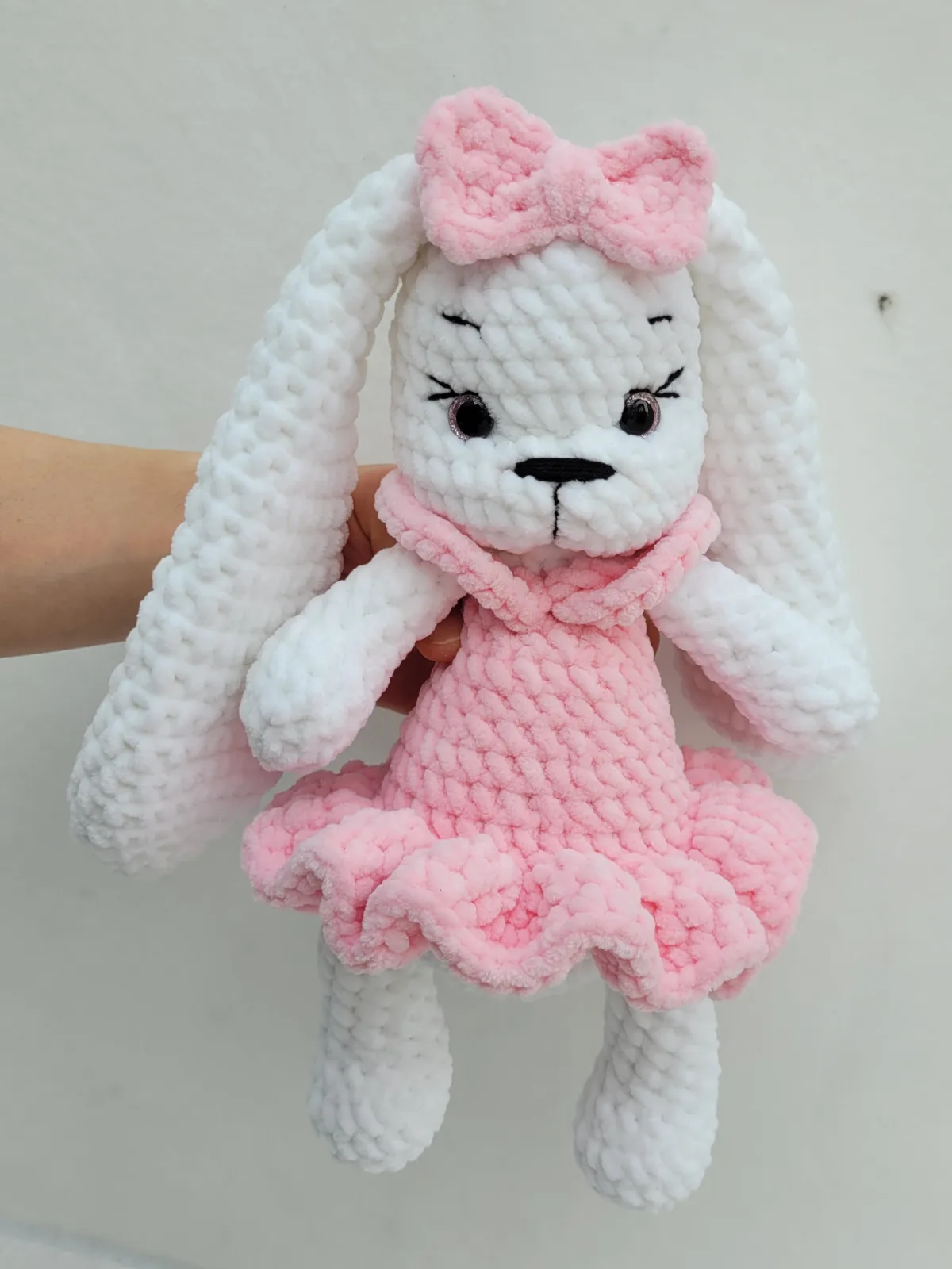 Sweetie - Gehäkelter Amigurumi Hase Rosa Weiß Handmade Handgemacht Kuschelig Geschenk Mädchen Kinder Deko Kinderzimmer – Bild 9