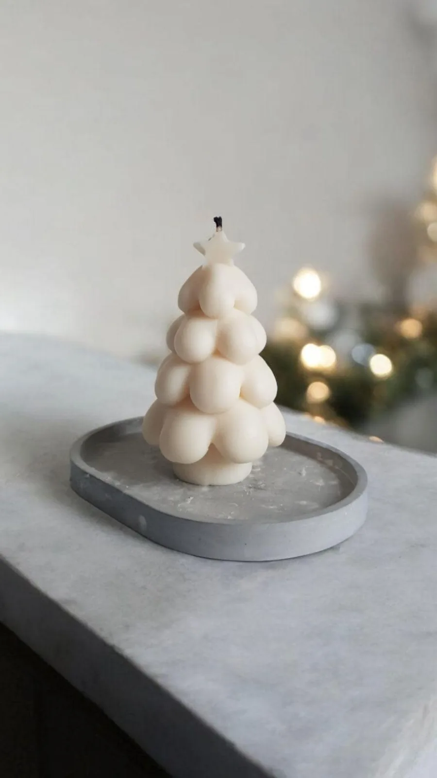 Weihnachtsbaum Kerze aus Rapswachs – Baumkerze als Winterdeko & Weihnachtsdeko – Bild 2