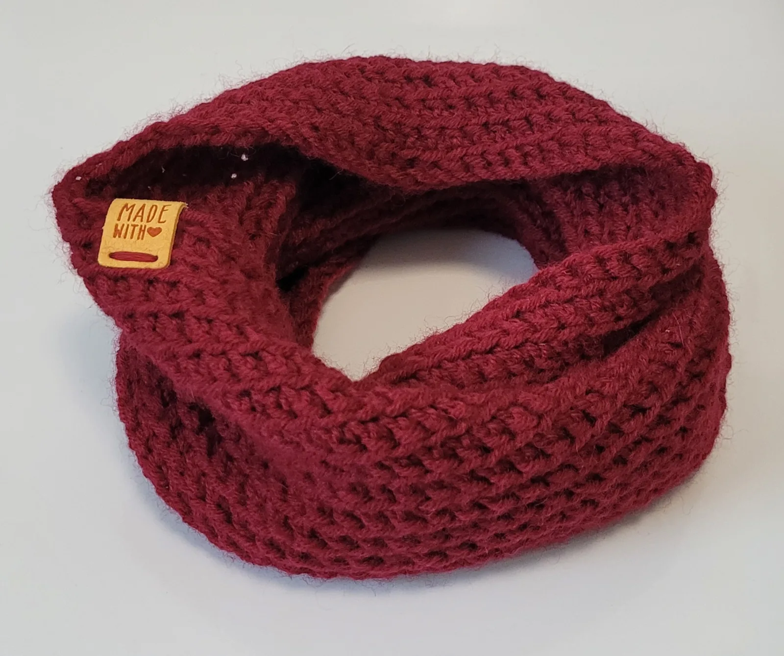 4-teiliges Winter Set für Damen aus Mischwolle Dunkelrot Mütze Halswärmer Stirnband Handstulpen Handgehäkelt – Bild 15
