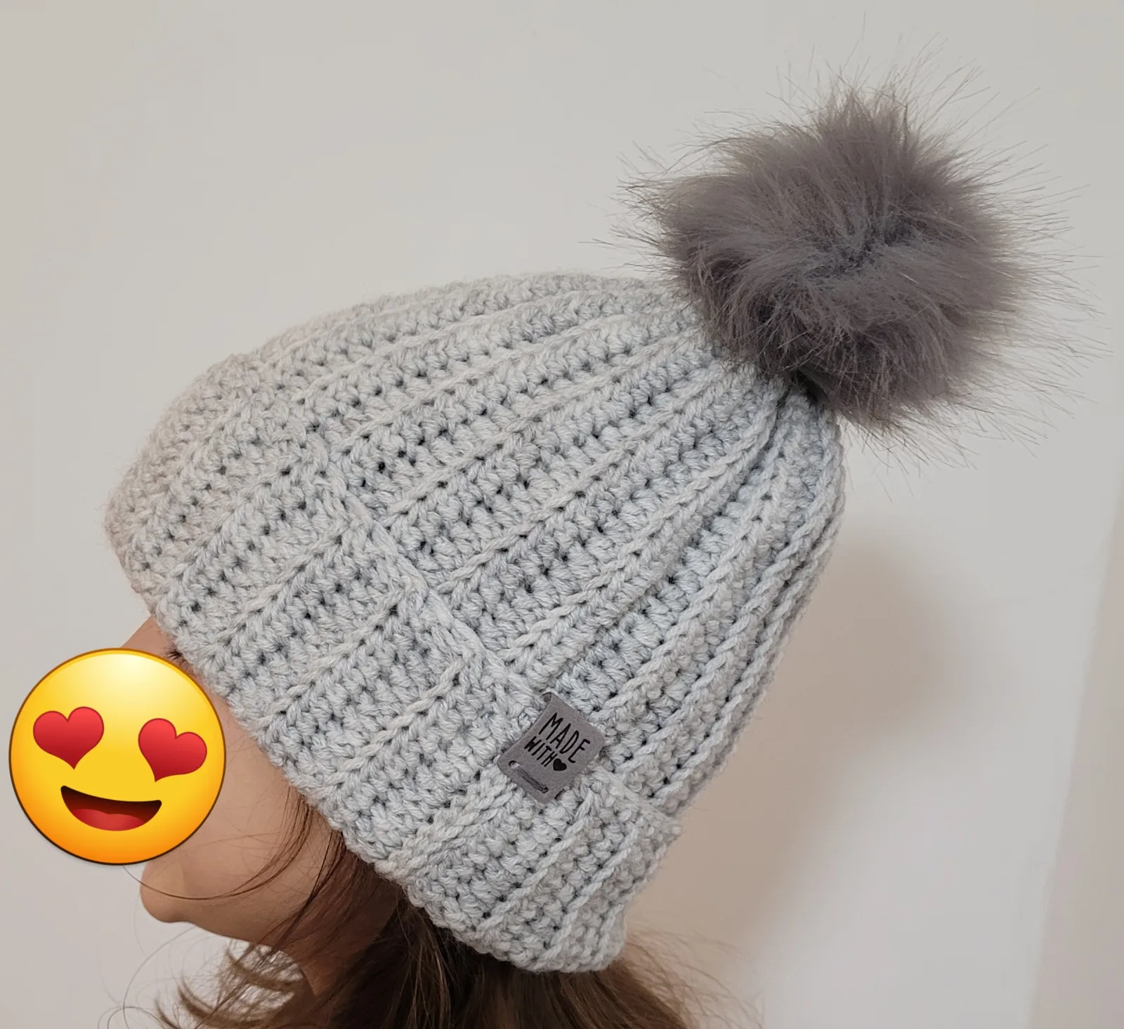 4-teiliges Winter Set für Damen aus Mischwolle Grau Mütze Halswärmer Stirnband Handstulpen Handgehäkelt – Bild 3