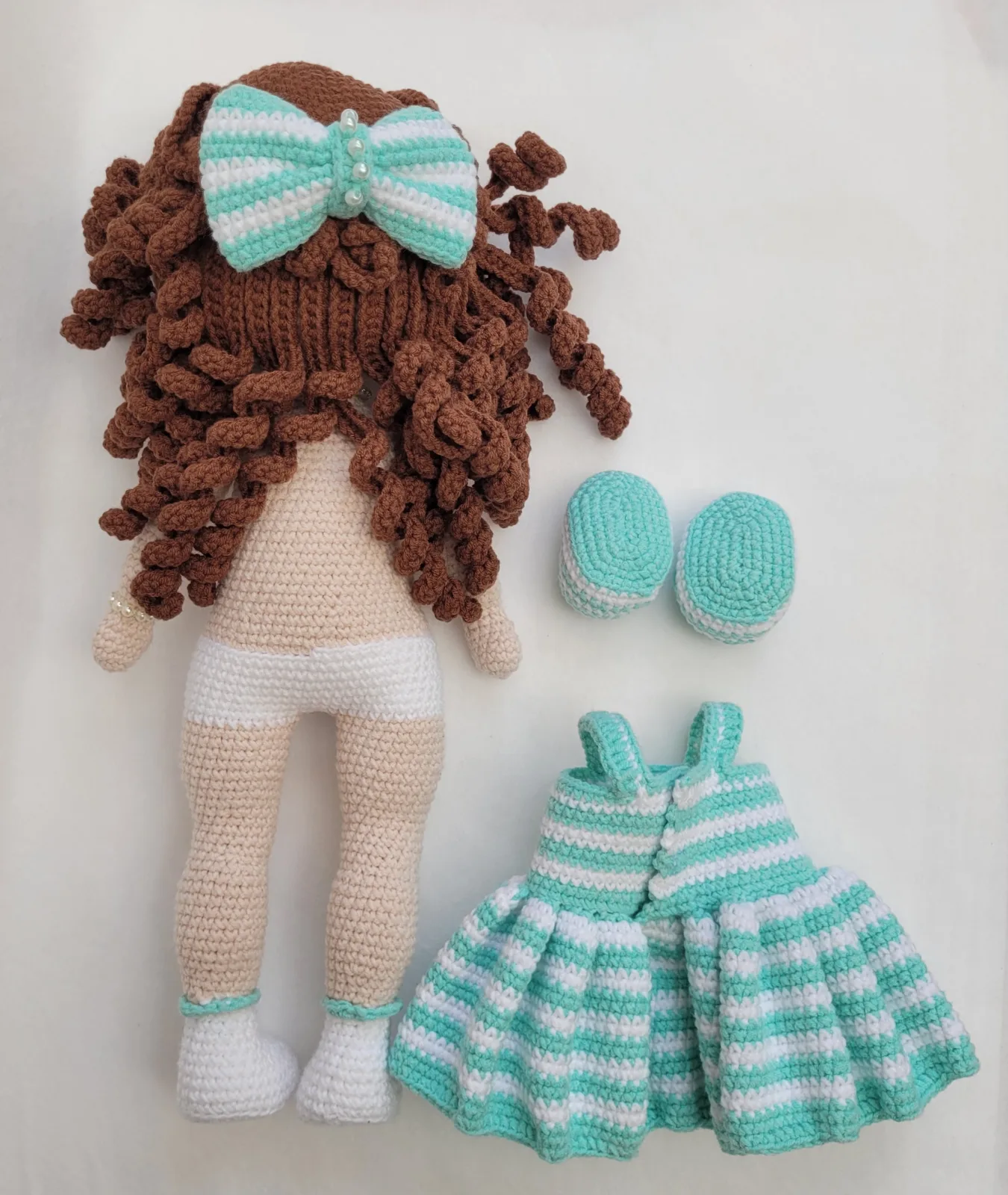 Mira - Handgefertigte gehäkelte Amigurumi Puppe 34 cm türkis Stoffpuppe Handmade Geschenk Mädchen Kinderzimmer Deko gift – Bild 16