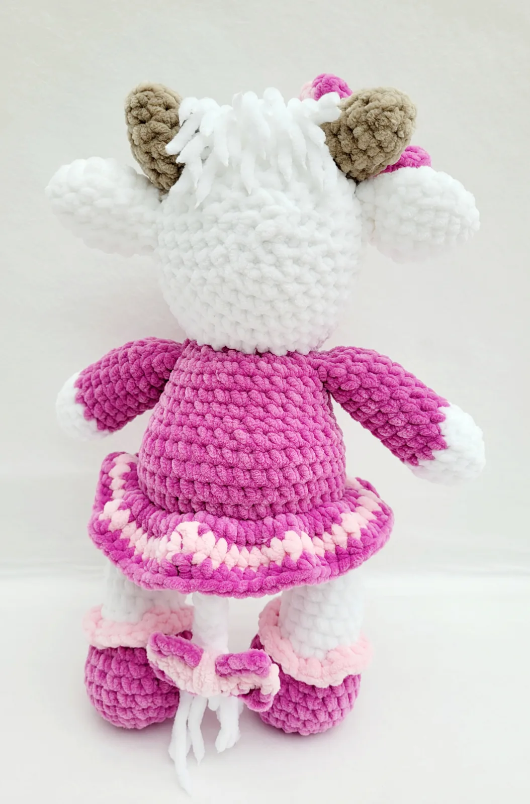 Lotta - Gehäkelte Amigurumi Kuh Rosa Weiß Handmade handgemachtes Kuscheltier Geschenk Kinderzimmer Deko Mädchen – Bild 6