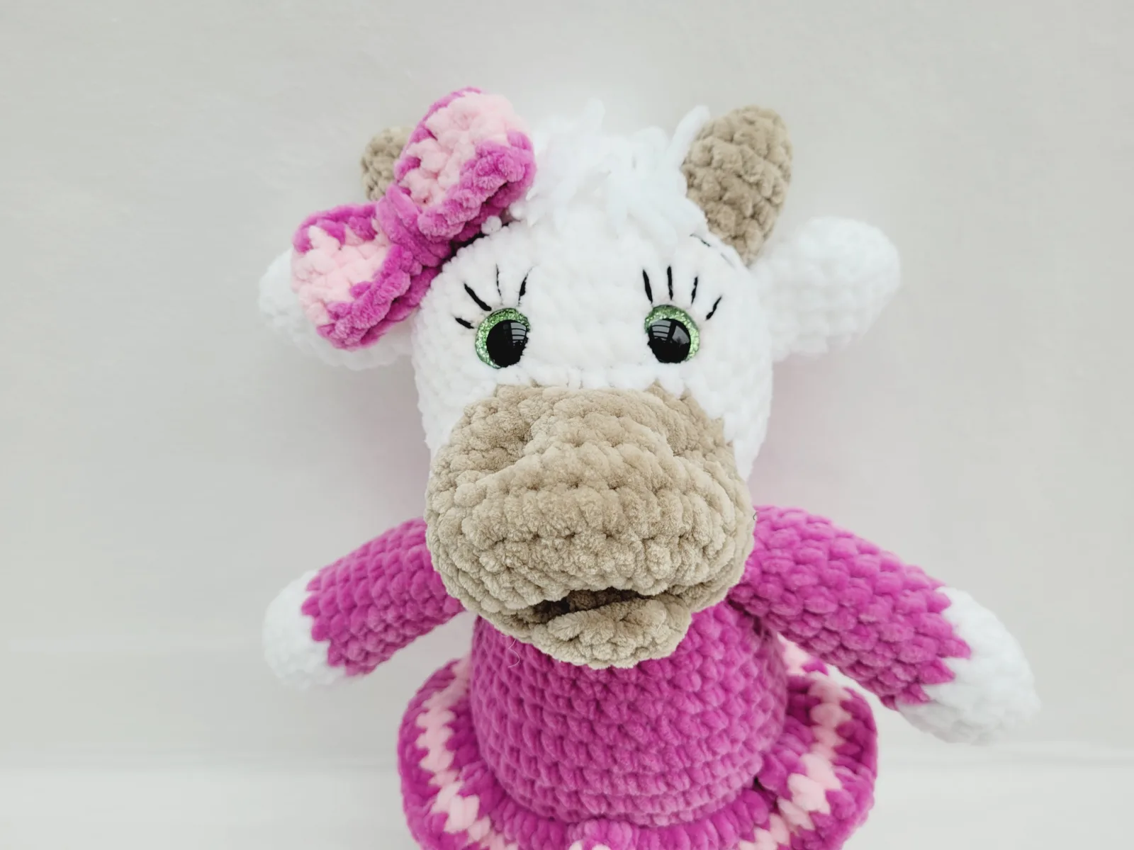 Lotta - Gehäkelte Amigurumi Kuh Rosa Weiß Handmade handgemachtes Kuscheltier Geschenk Kinderzimmer Deko Mädchen – Bild 13