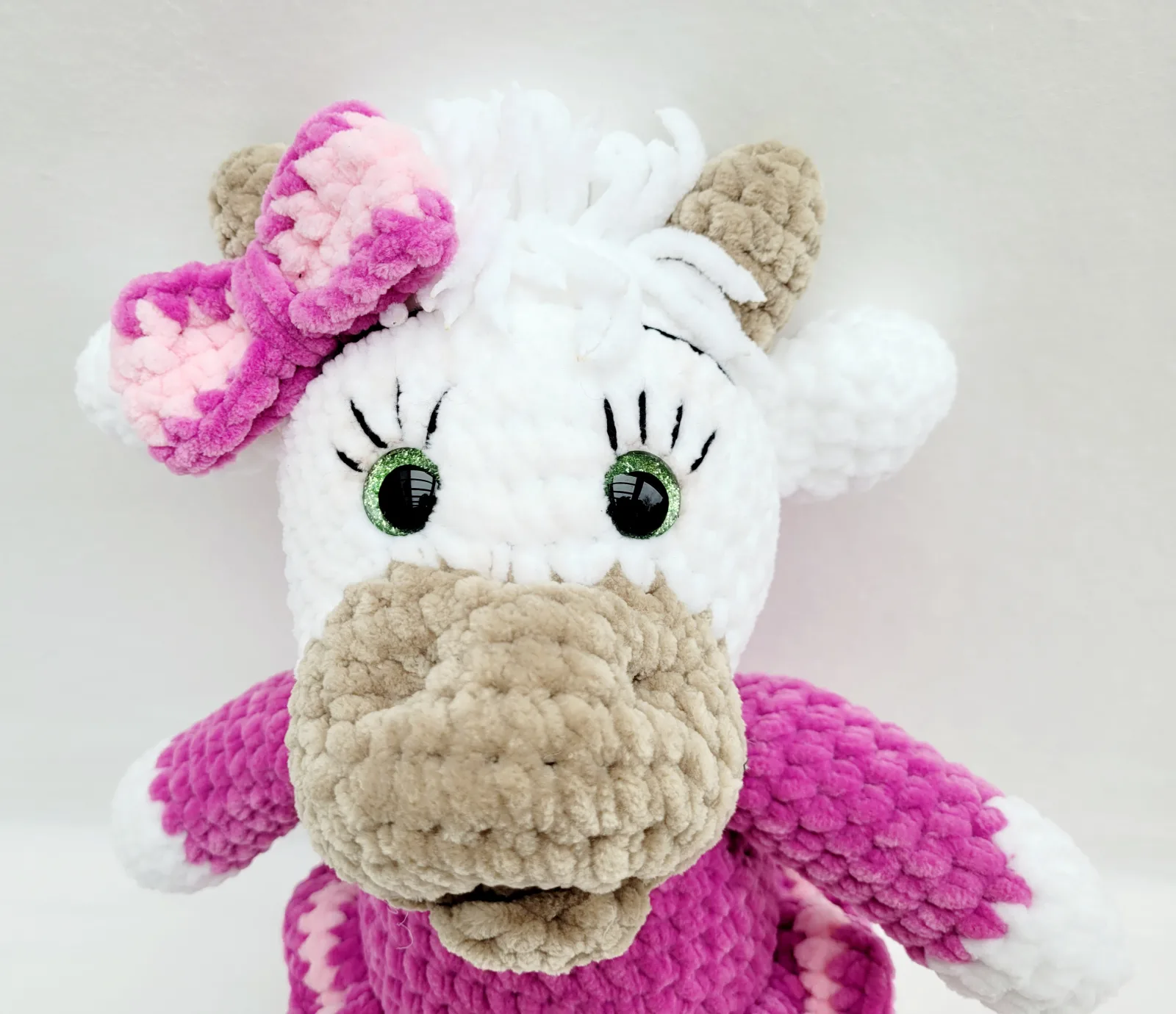 Lotta - Gehäkelte Amigurumi Kuh Rosa Weiß Handmade handgemachtes Kuscheltier Geschenk Kinderzimmer Deko Mädchen – Bild 3