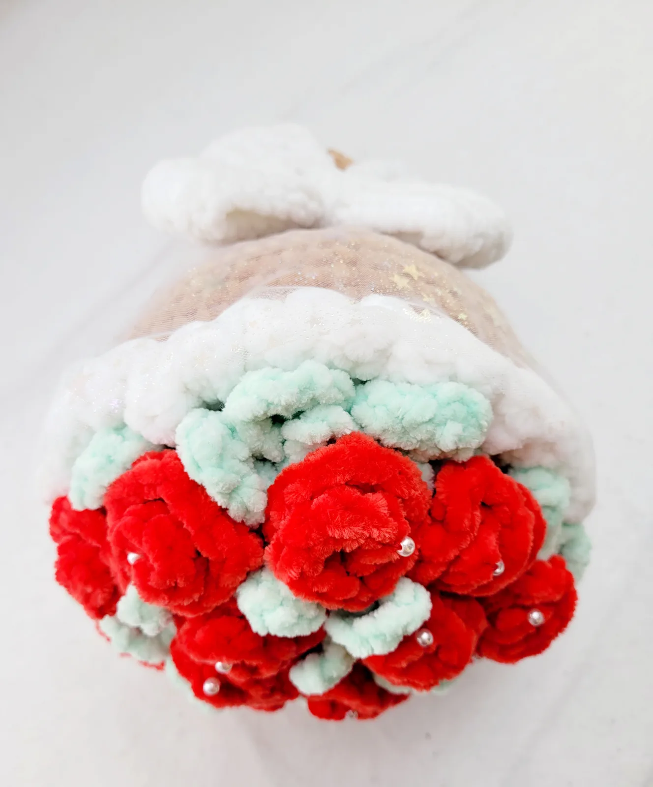 Handgemachter gehäkelter Amigurumi Rosenstrauß mit 13 Rosen Bouquet Geschenk Muttertag Deko Blumenstrauß Unikat Frauen – Bild 6