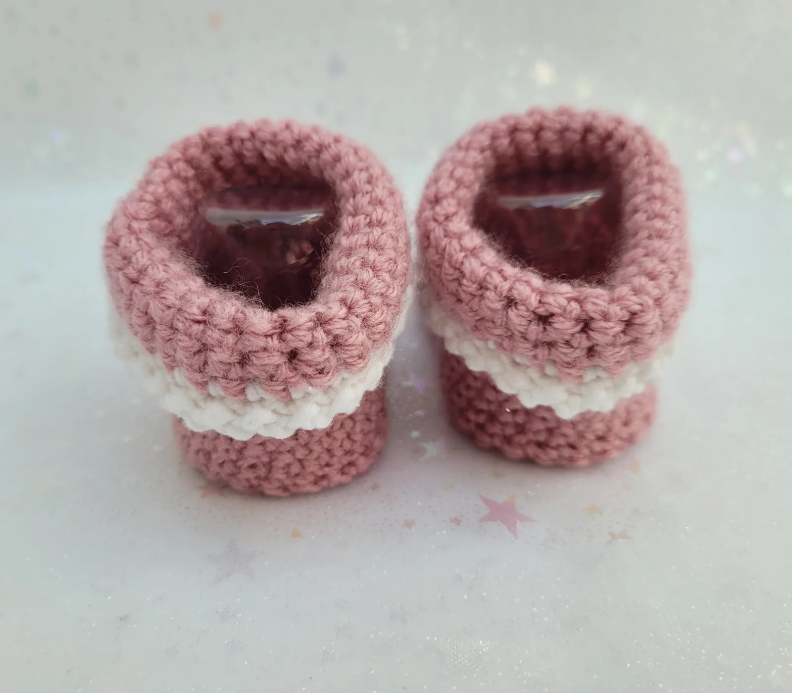 Baby Geschenkset gehäkelt | Hase, Engelsherz, Babysocken & Stirnband | Altrosa & Weiß | ab Geburt | 6–9 Monate – Bild 5