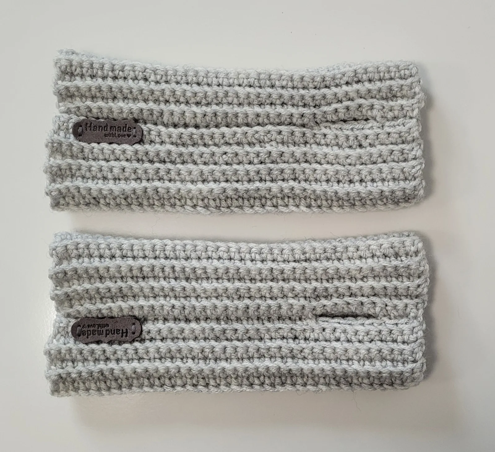 Handgehäkelte Handstulpen mit Daumenöffnung für Damen und größere Mädchen Grau Winter Mischwolle – Bild 3