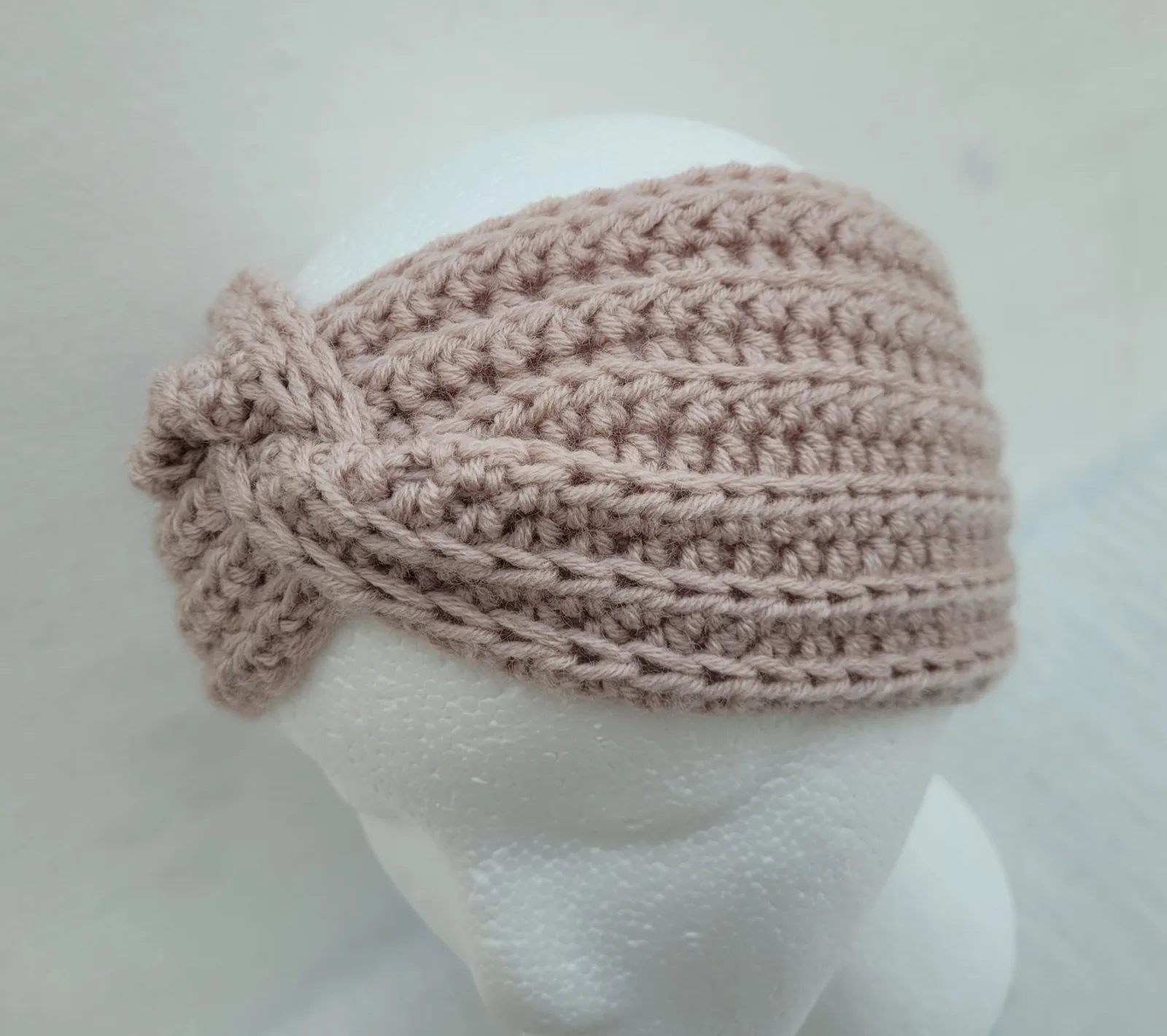 4-teiliges Winter Set für Damen aus Mischwolle Grau-Beige Mütze Halswärmer Stirnband Handstulpen Handgehäkelt – Bild 13