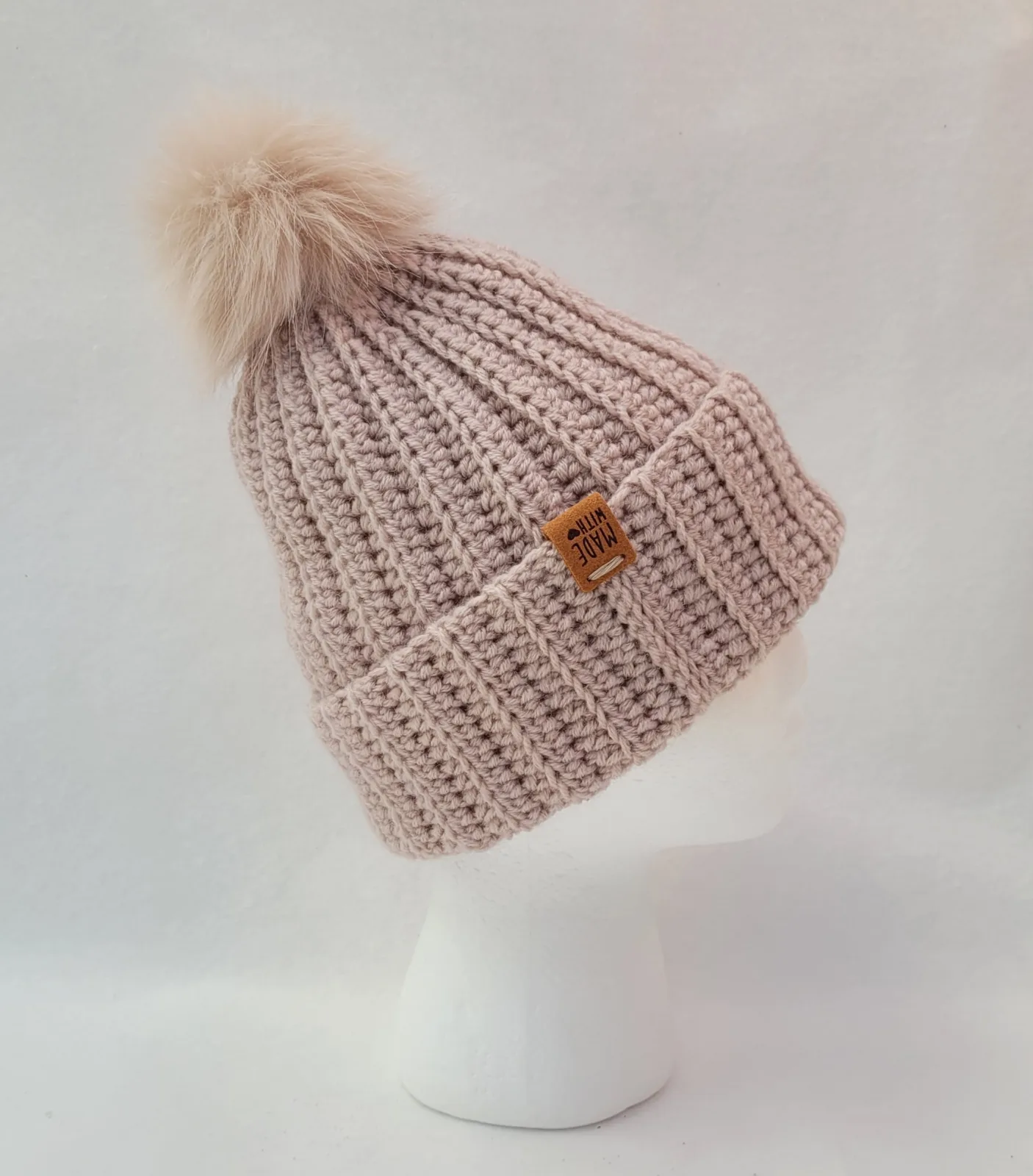 4-teiliges Winter Set für Damen aus Mischwolle Grau-Beige Mütze Halswärmer Stirnband Handstulpen Handgehäkelt – Bild 2