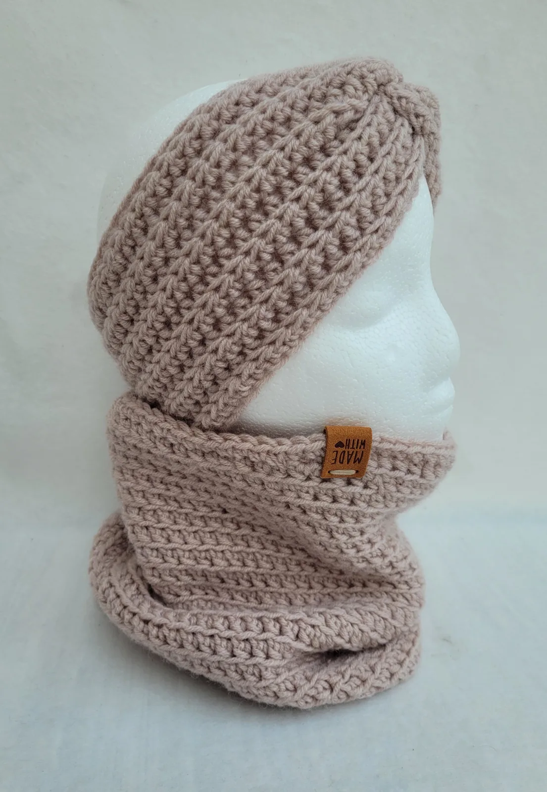 Handgehäkelter Halswärmer für Damen und größere Mädchen Grau-Beige Winter Schlauchschal Mischwolle Einheitsgröße – Bild 6