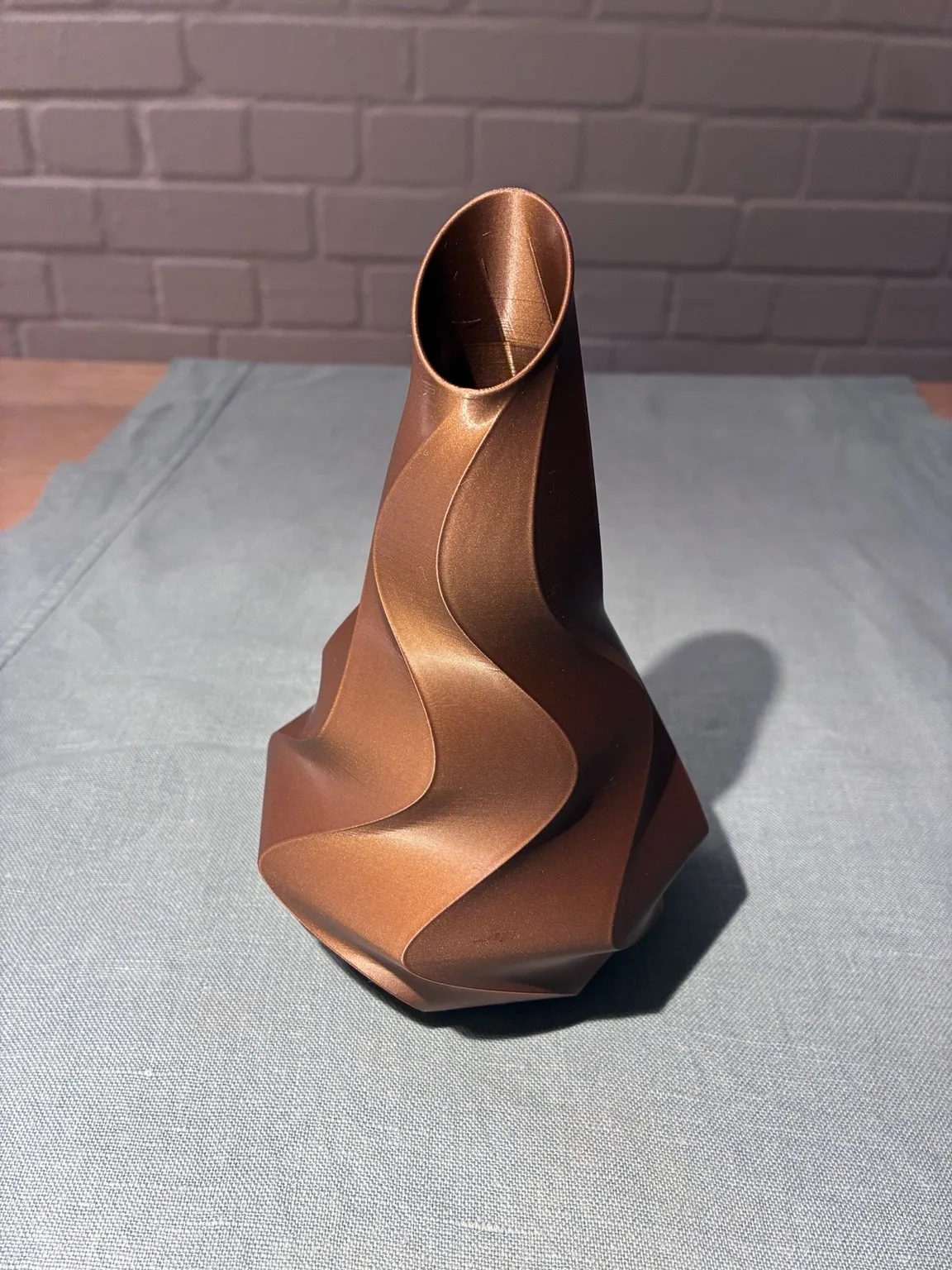 Designvase „Flow“ – 3D gedruckt | Kupfer/Bronze | 3D Werk Berlin – Bild 3