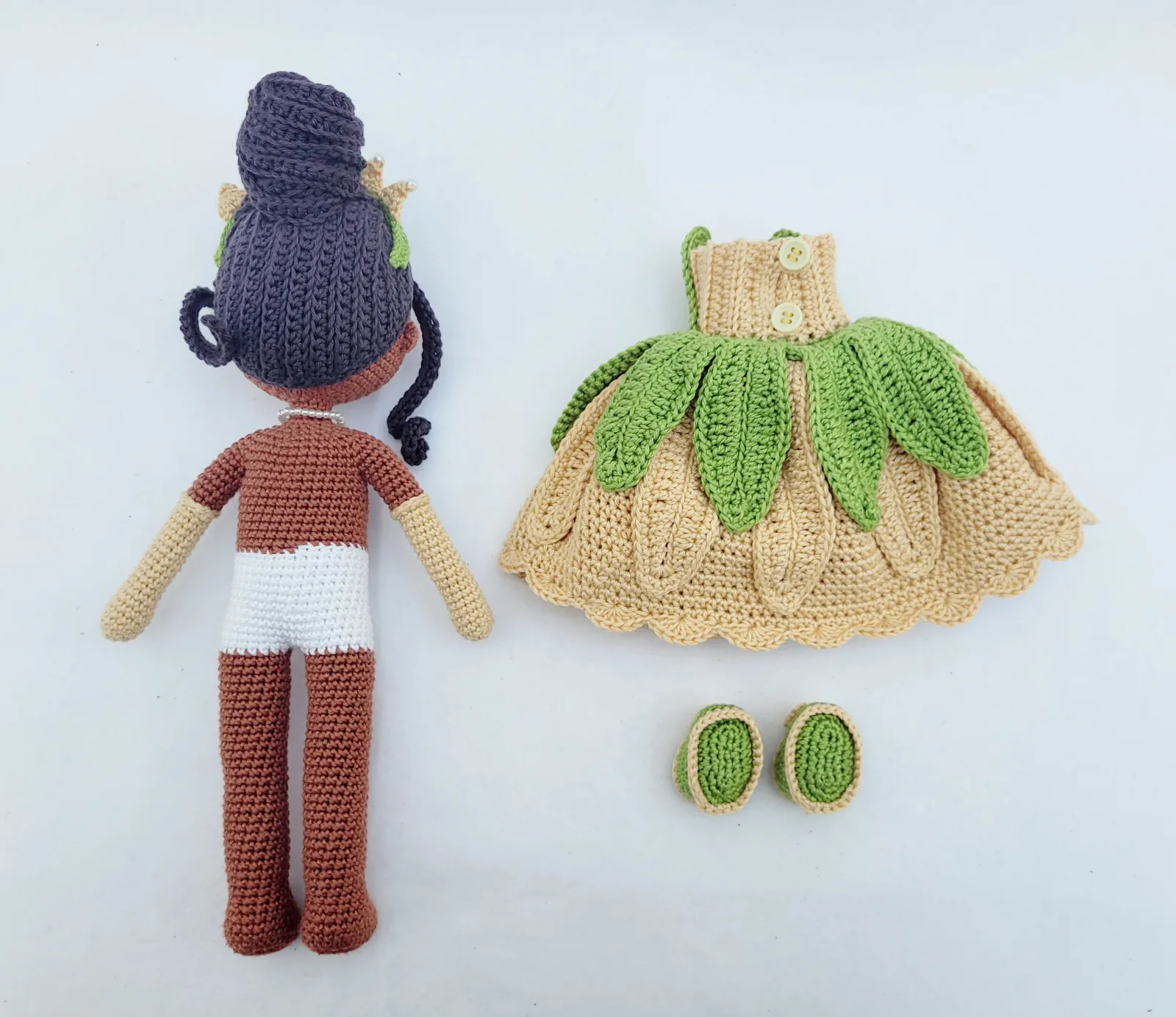 Gehäkelte Prinzessin Puppe Amigurumi – handgefertigte Märchenpuppe 31-32 cm grüne Prinzessin Geschenkidee für Mädchen – Bild 14