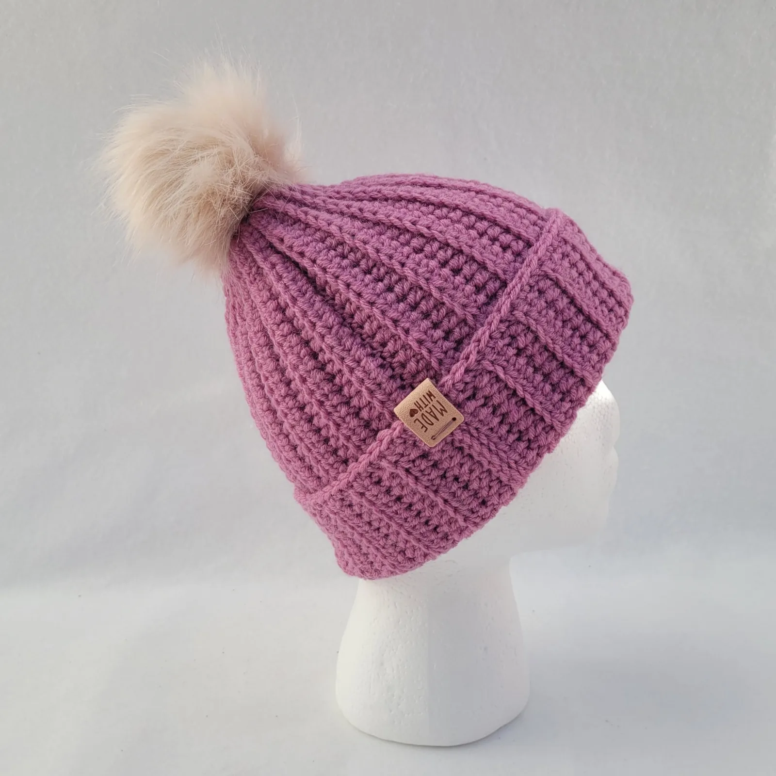 4-teiliges Winter Set für Damen aus Mischwolle Fliederfarbe Mütze Halswärmer Stirnband Handstulpen Handgehäkelt – Bild 2