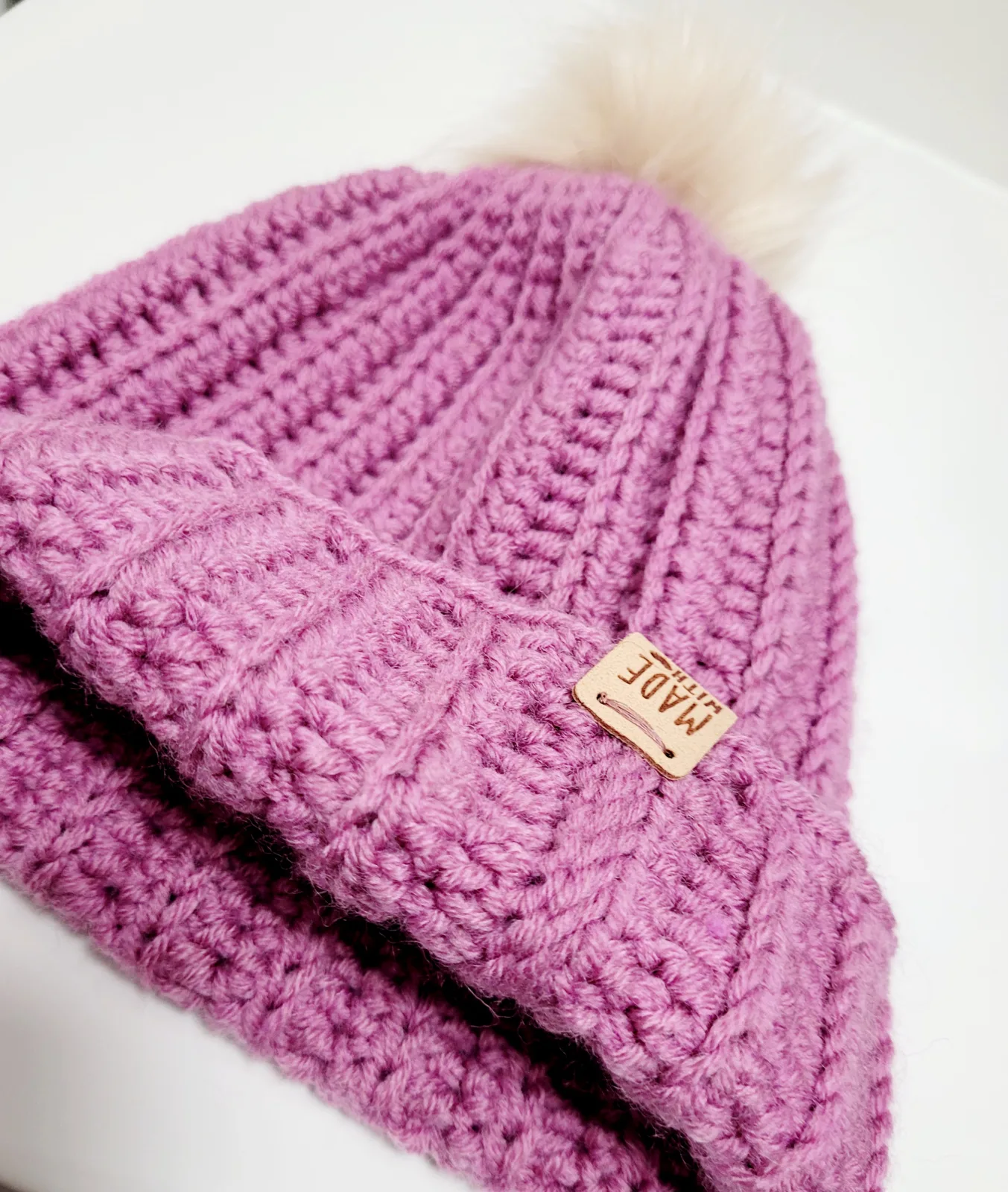 4-teiliges Winter Set für Damen aus Mischwolle Fliederfarbe Mütze Halswärmer Stirnband Handstulpen Handgehäkelt – Bild 4