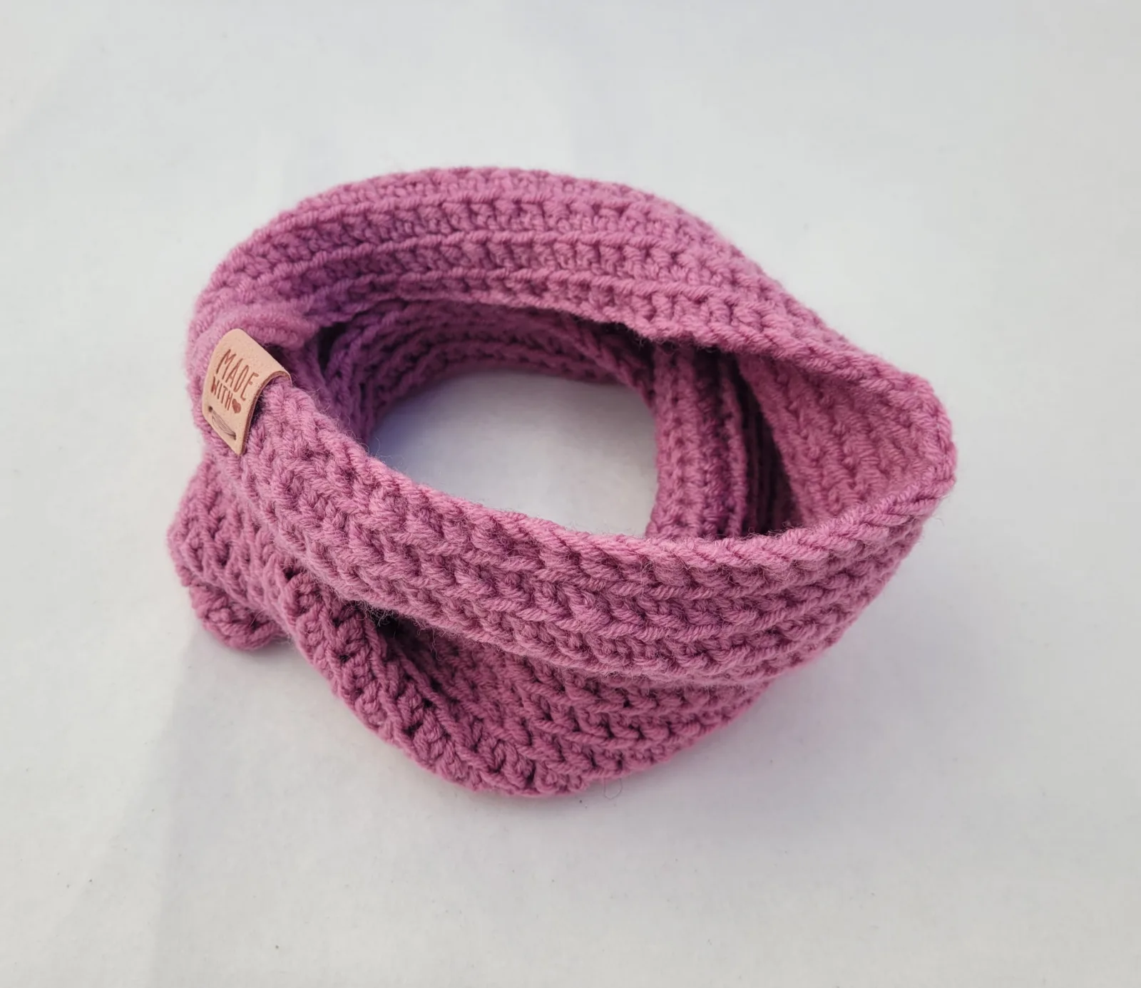 Handgehäkelter Halswärmer für Damen und größere Mädchen Fliederfarbe Winter Schlauchschal Mischwolle Einheitsgröße