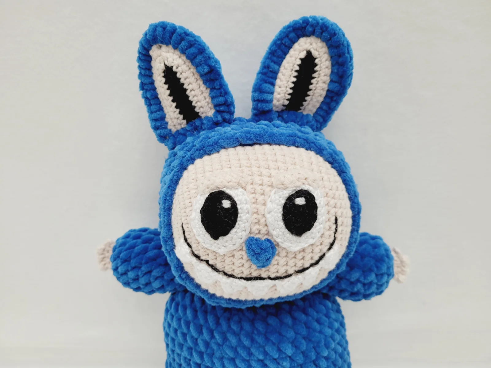Handgemachtes Kuschelmonster Amigurumi – weiches Monster aus Chenille-Garn | Geschenk für Kinder & Sammler – Bild 2