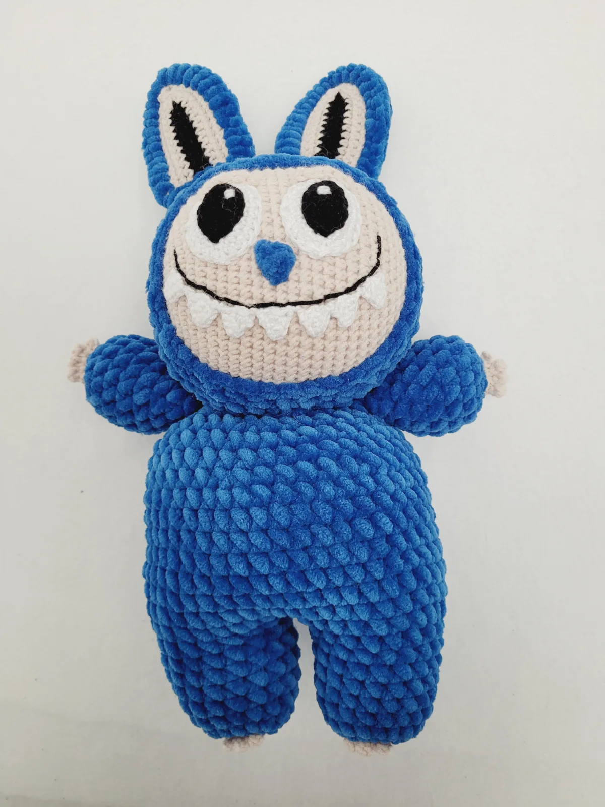 Handgemachtes Kuschelmonster Amigurumi – weiches Monster aus Chenille-Garn | Geschenk für Kinder & Sammler – Bild 5