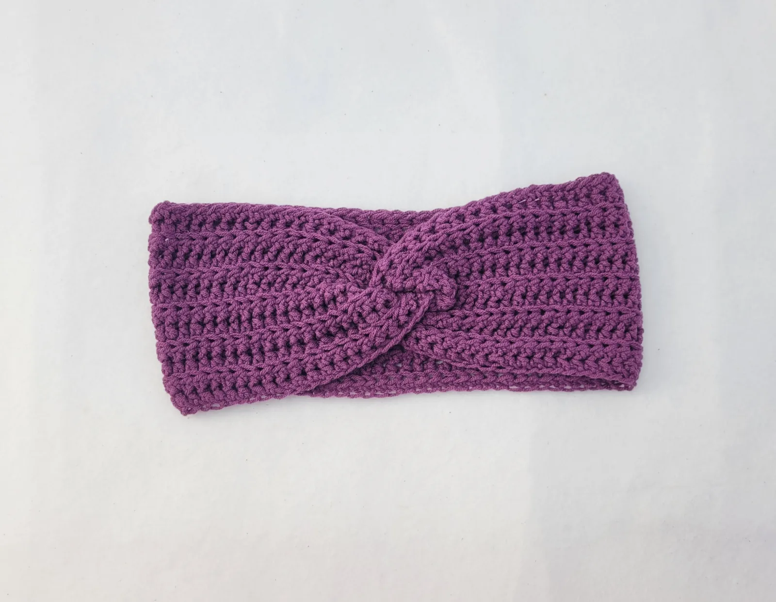 XXL Handgehäkeltes Damen Stirnband für Übergang 56–59 cm für voluminöses & lockiges Haar in Lila aus Mischbaumwolle