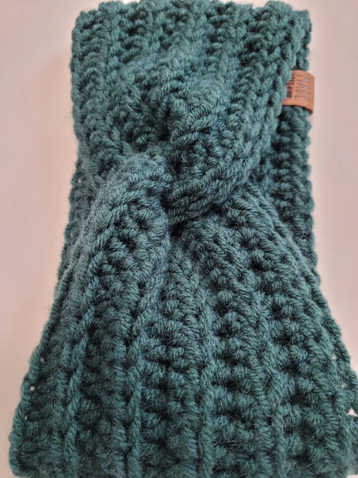 3-teiliges Winter Set für Damen aus Mischwolle Petrolgrün Stirnband Halswärmer Handstulpen Handgehäkelt Übergangszeiten – Bild 3