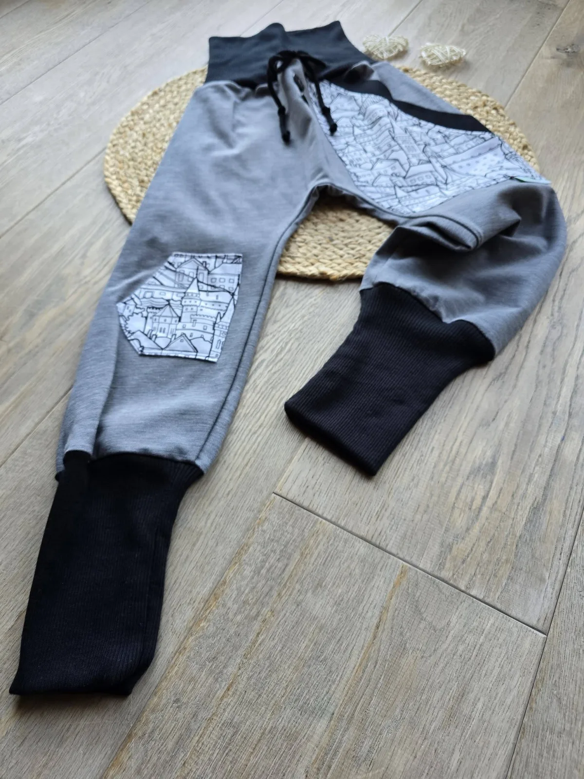 Pumphose Unikat Unisex Gr.116-122 – Kinder Stoffhose Grau – Bild 5
