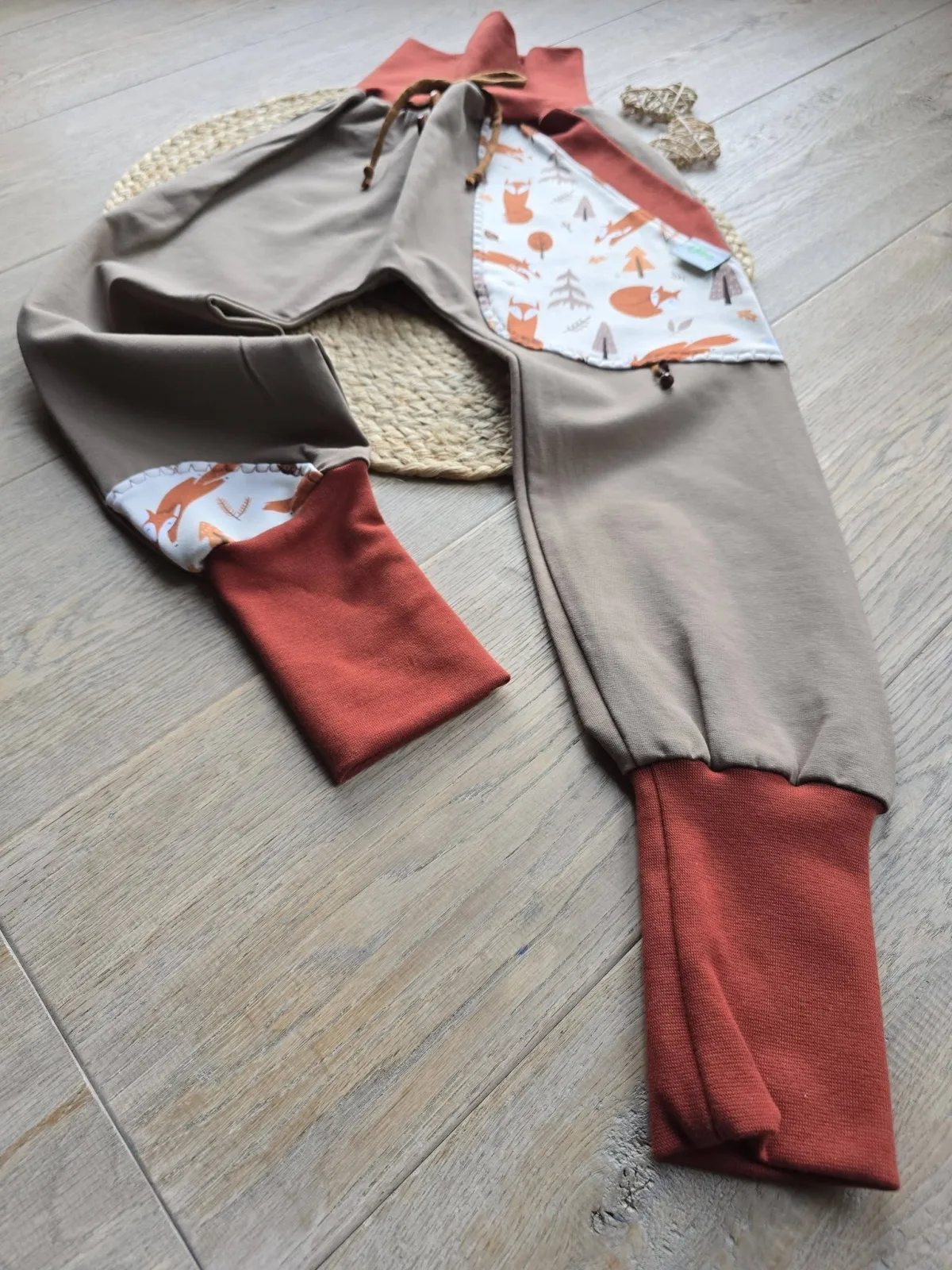 Organic Sweat Pumphose 122/128 Braun mit Fuchs – Mitwachshose – Bild 5