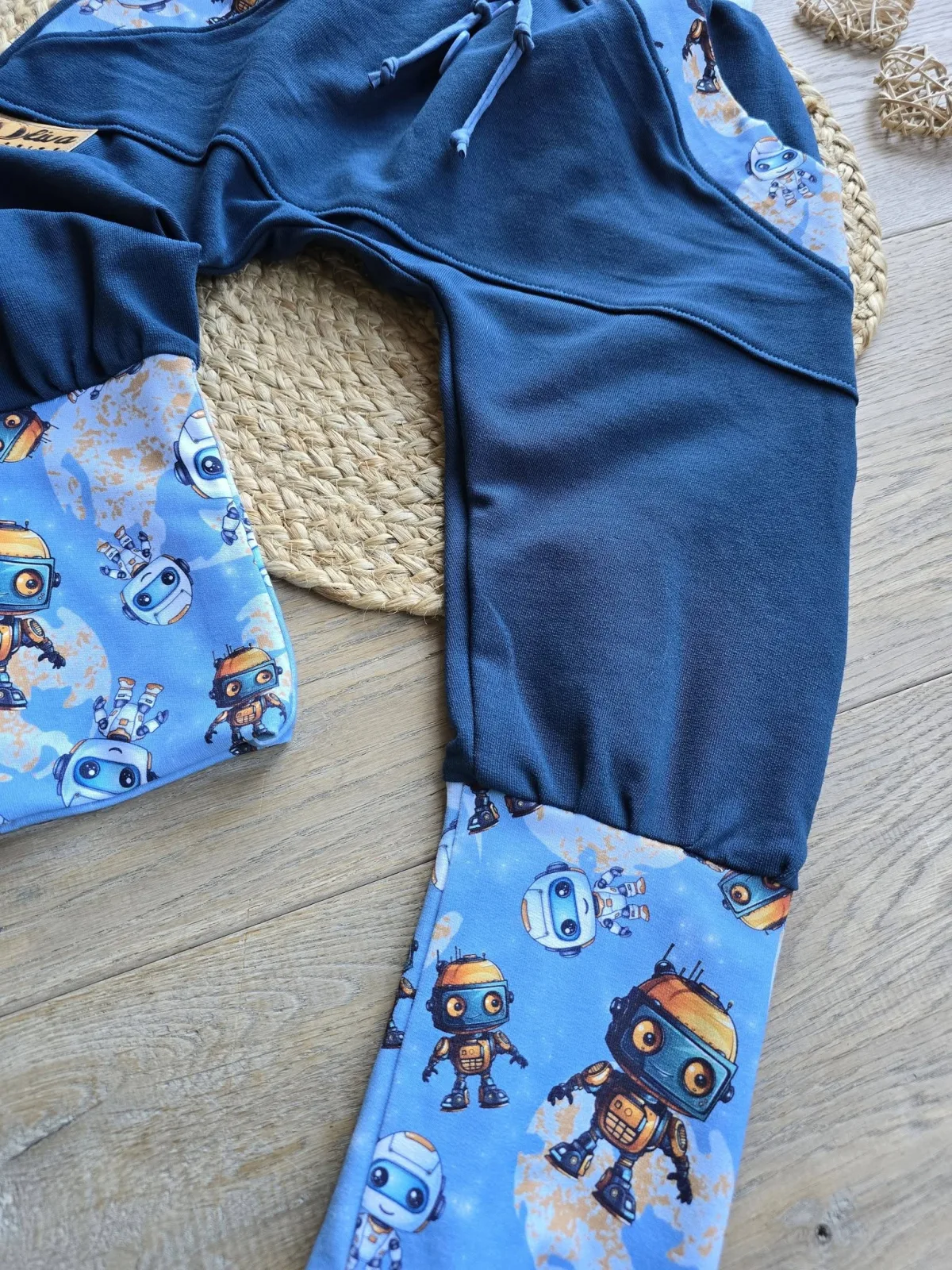 Organic Pumphose Sweat Gr.98/104 Blau – Kängurutasche & Roboter – Bild 4