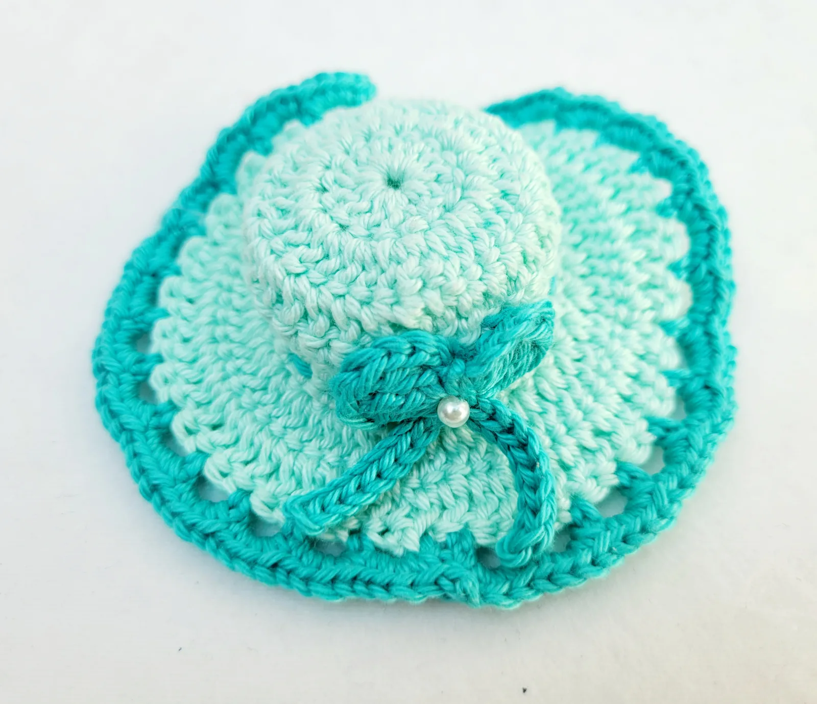 4-teiliges mint hellgrün gehäkeltes Puppen-Outfit Set Kleid, Bolero, Hut, Handtasche für 29 cm Modepuppen Kleidungsset – Bild 13