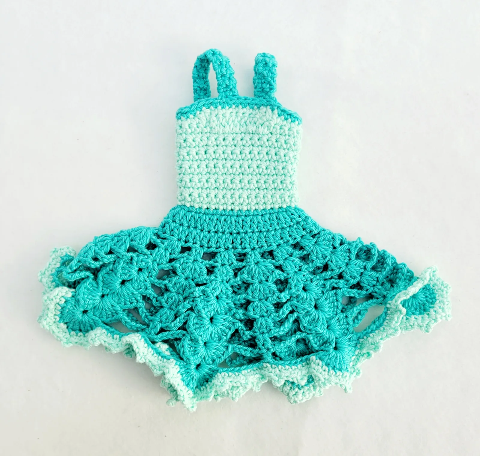 4-teiliges mint hellgrün gehäkeltes Puppen-Outfit Set Kleid, Bolero, Hut, Handtasche für 29 cm Modepuppen Kleidungsset – Bild 7