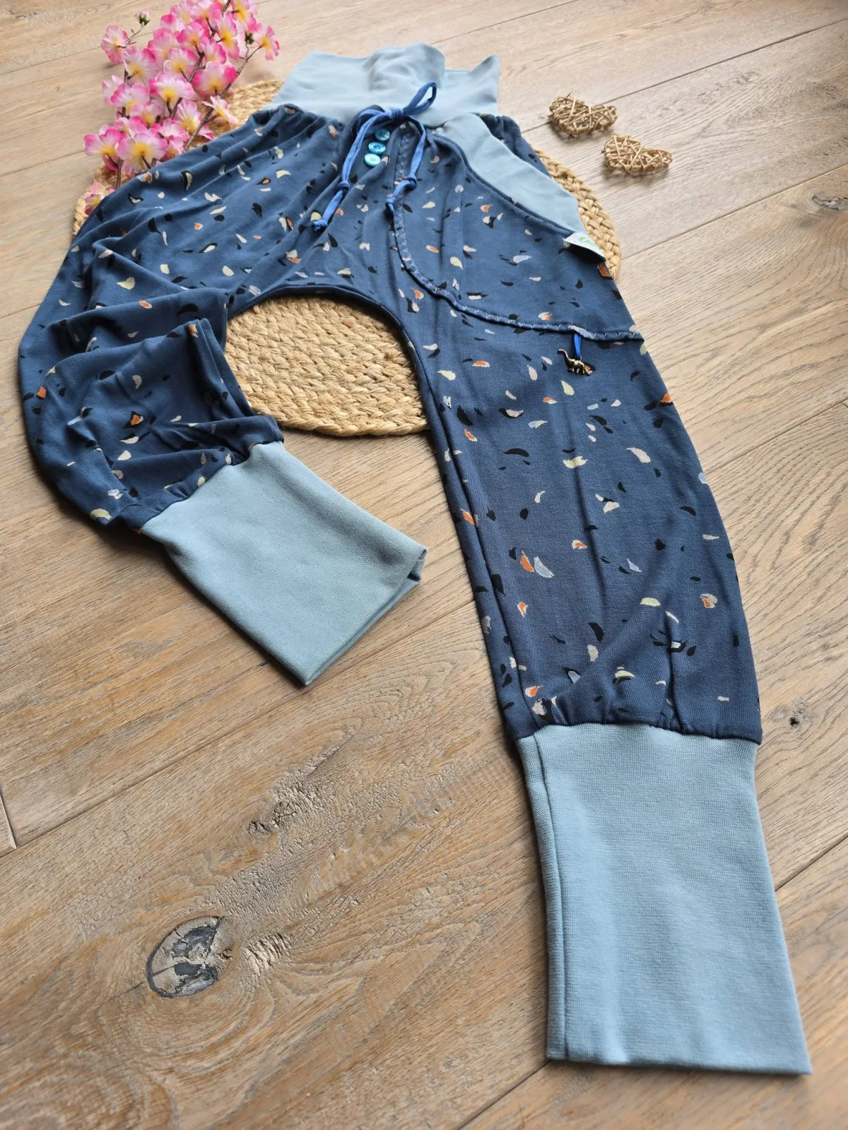 Unisex Pumphose Gr.116/122 – Blau gemustert Dünner Jersey Pants – Bild 4