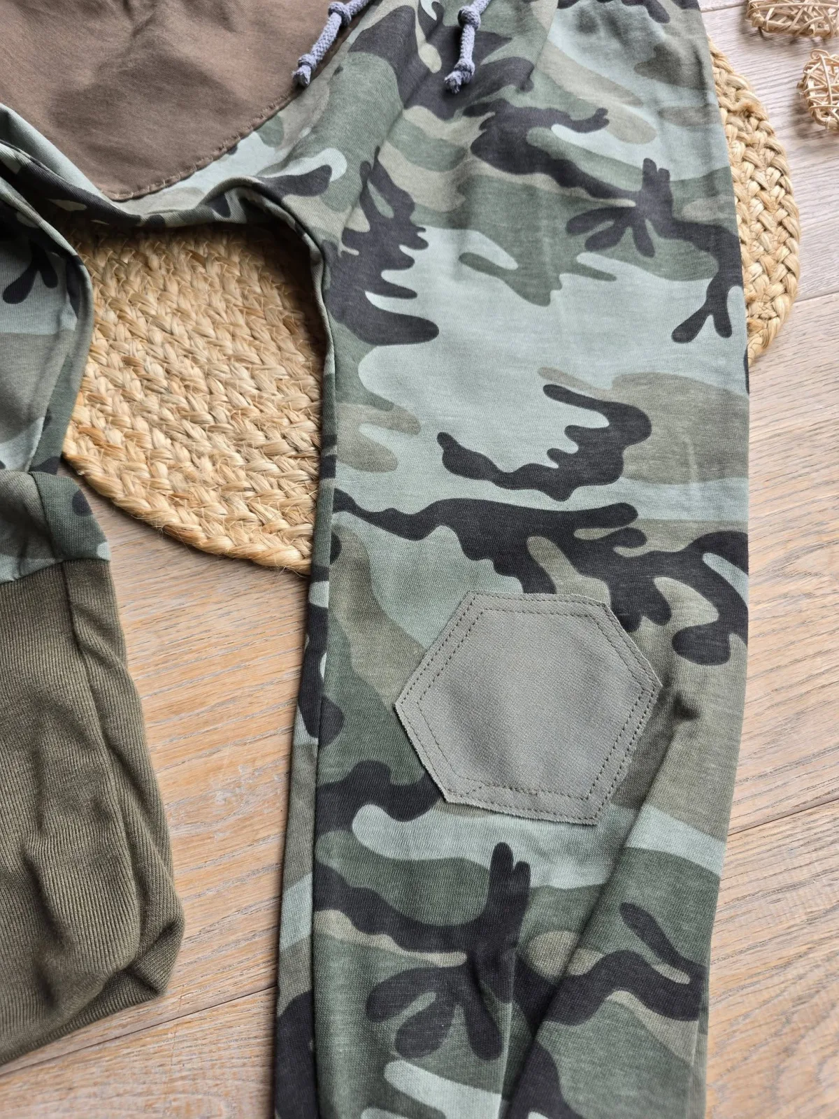 Leichte Pumphose Camouflage Gr.116/122 Organic-Baumwolle Unisex – Bild 3