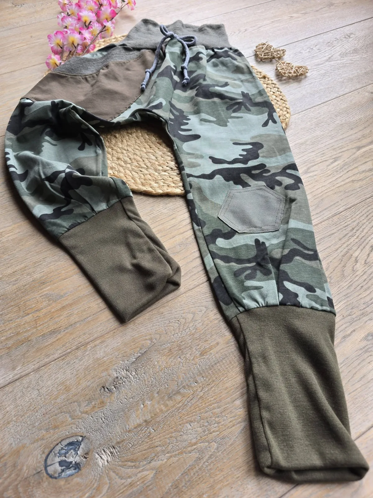 Leichte Pumphose Camouflage Gr.116/122 Organic-Baumwolle Unisex – Bild 4