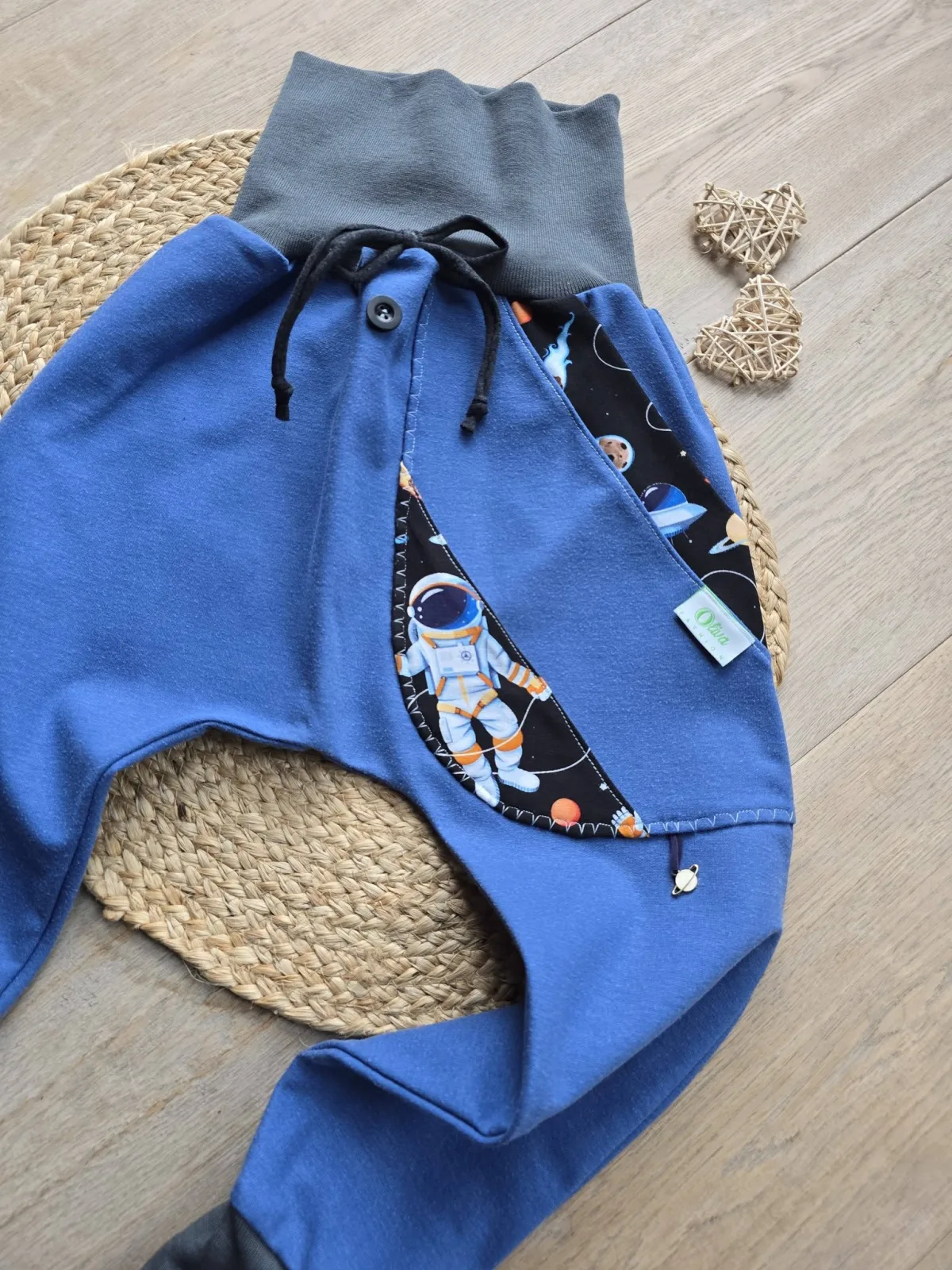Handgemachte Organic Sweat Pumphose Unisex Gr.122/128 mit Astronaut – Bild 2