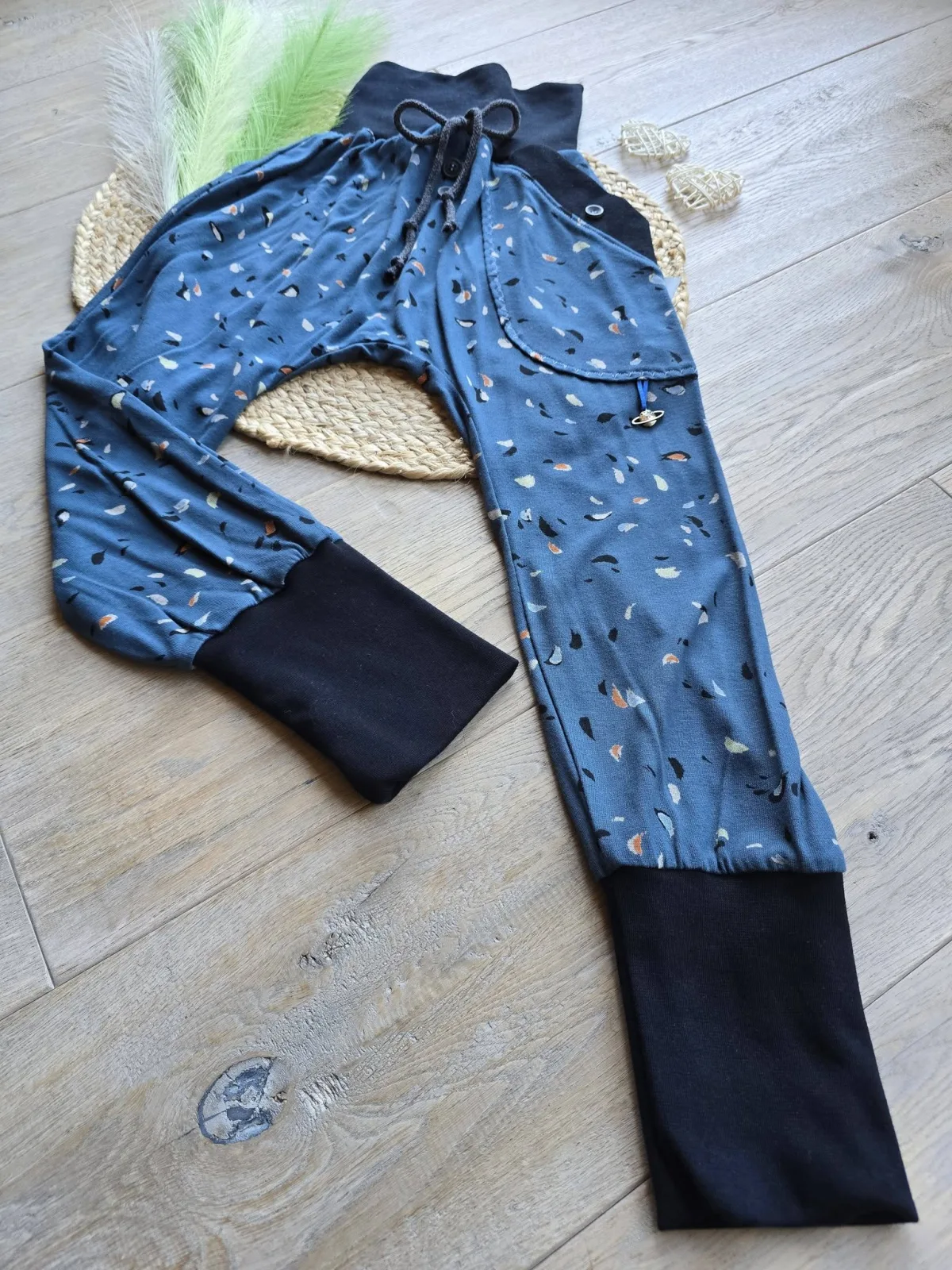 Unisex Pumphose Gr.122/128 – Blau gemustert | Dünner Jersey – Bild 3
