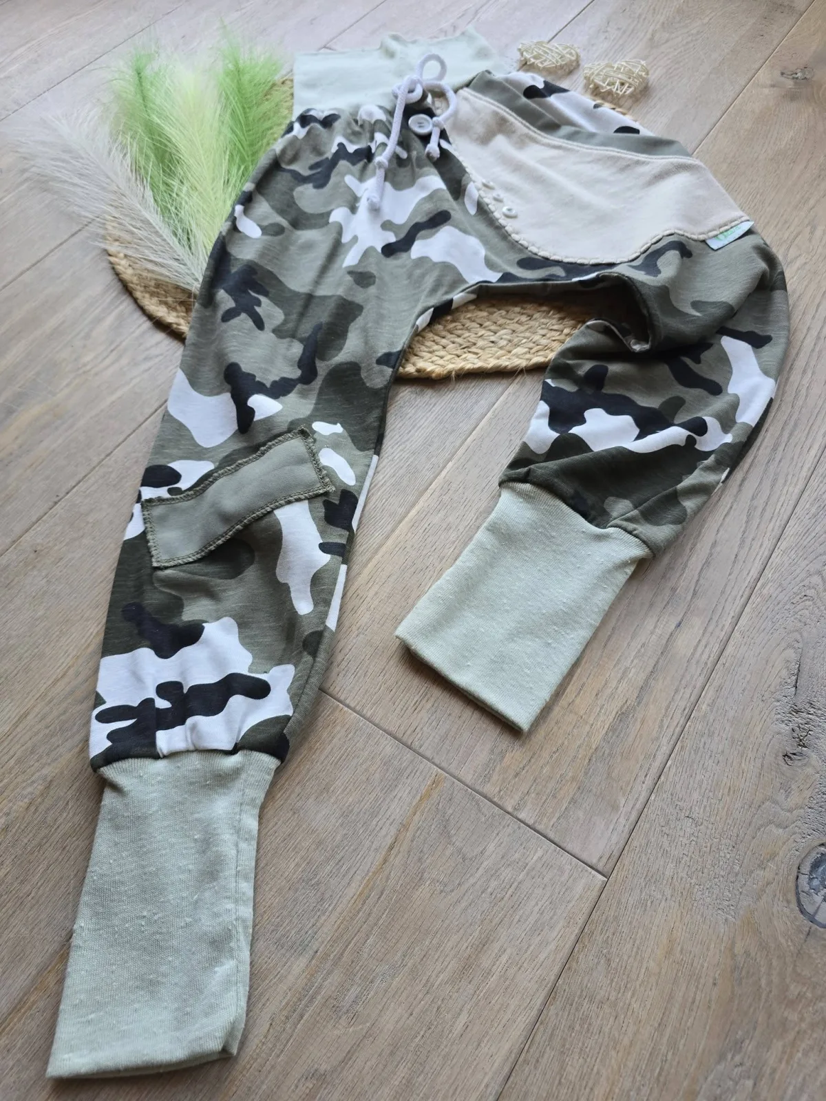 Leichte Pumphose Camouflage Gr. 122/128 Organic Unisex Khaki – Bild 4