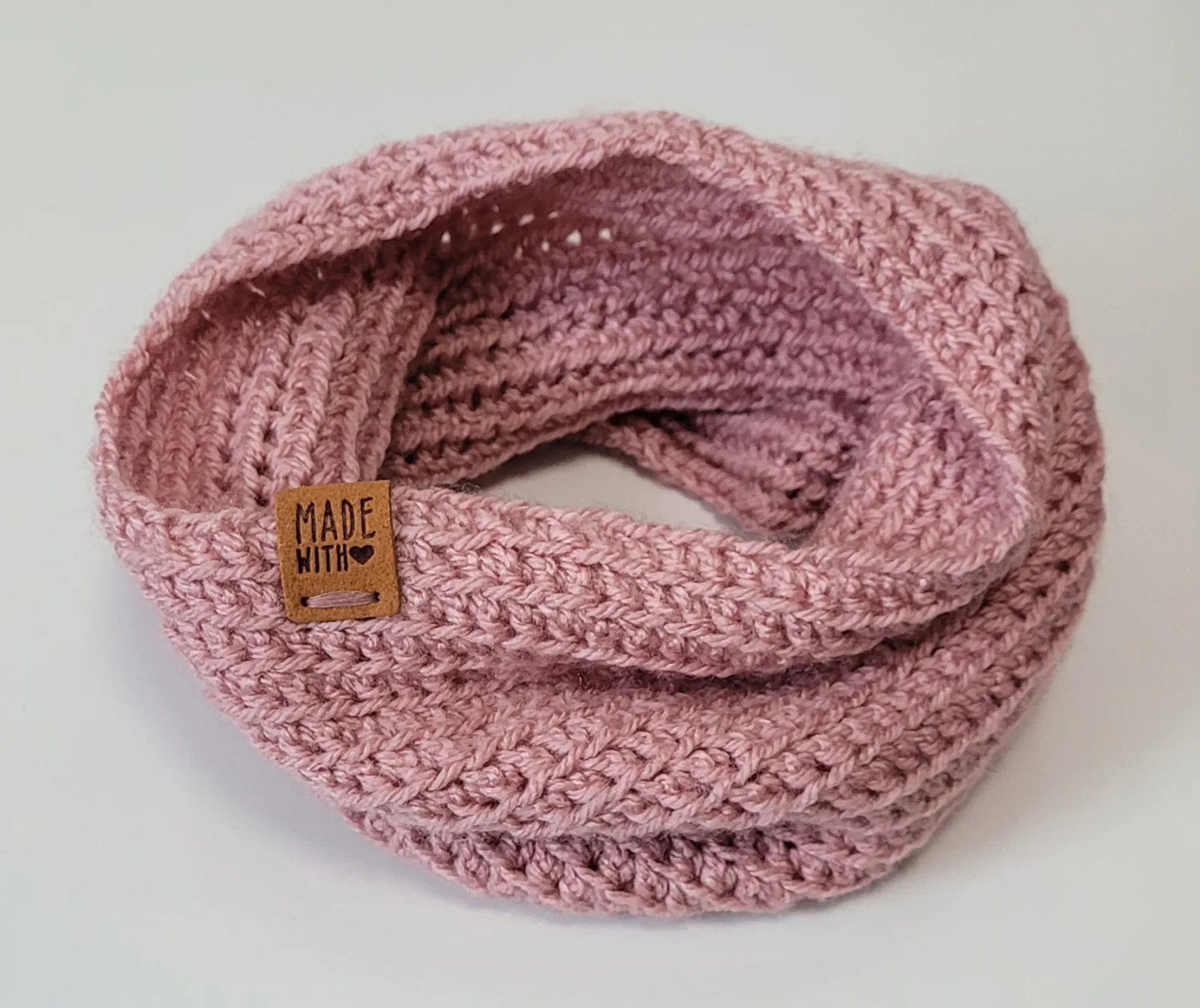 4-teiliges Winter-Set für Damen und größere Mädchen aus Acrylwolle Altrosa – Mütze, Stirnband, Halswärmer, Handstulpen – Bild 15