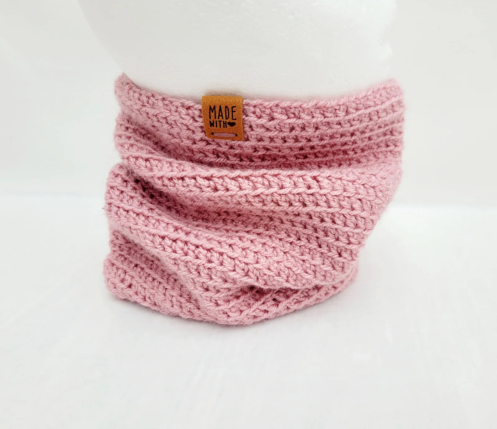 Handgehäkelter Halswärmer für Damen und größere Mädchen Altrosa Winter Schlauchschal Acrylwolle Einheitsgröße – Bild 3