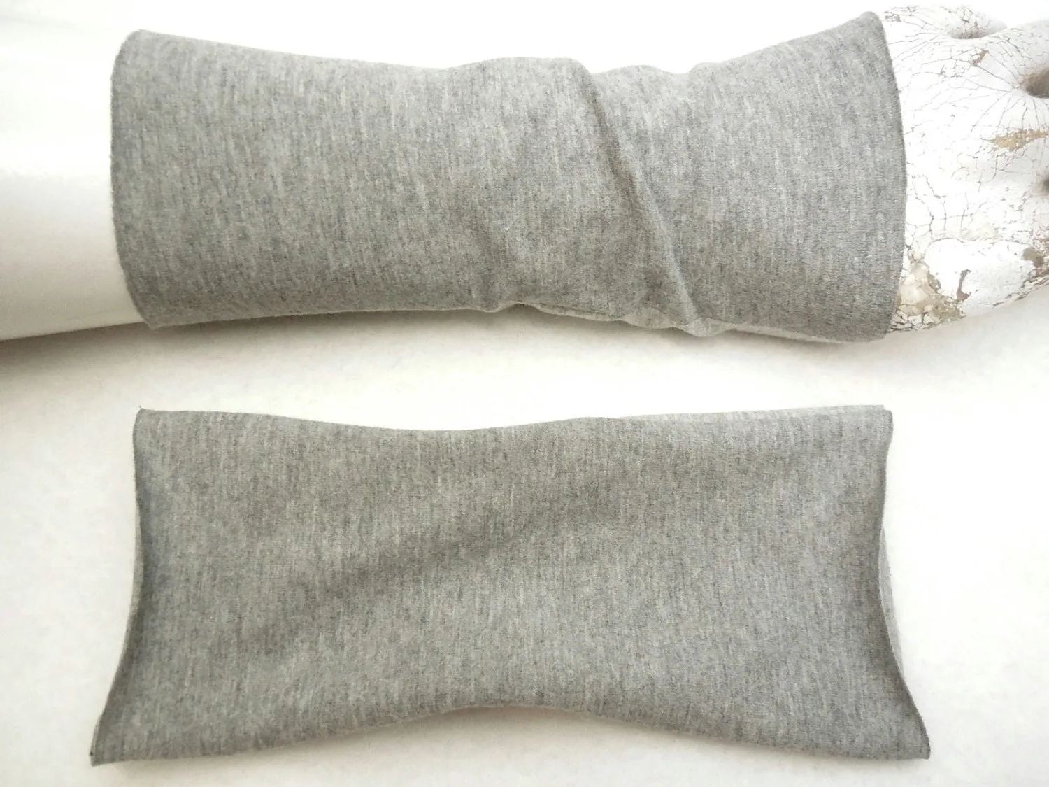 Schöne, weiche Pulswärmer grau ideal zu kurzärmligen Kleidern und Shirts oder zum drunterziehen, geht auch über einen dünnen Pullo, Geschenk – Bild 7