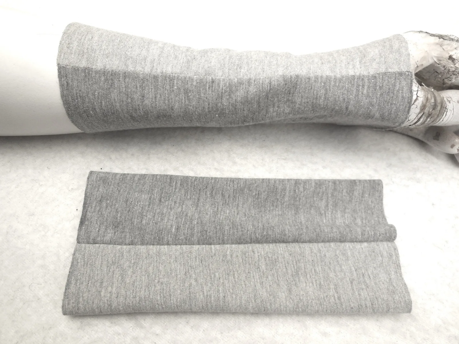 Schöne, weiche Pulswärmer grau ideal zu kurzärmligen Kleidern und Shirts oder zum drunterziehen, geht auch über einen dünnen Pullo, Geschenk