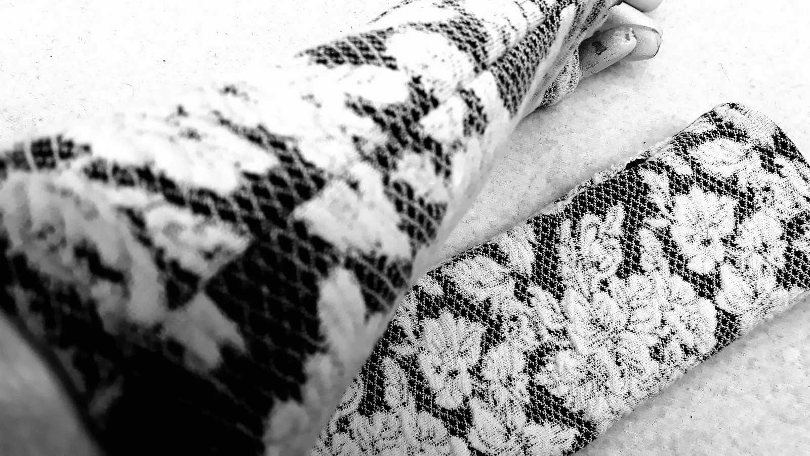 Jacquard Handschuhe Blumen Armstulpen, behaglich, geborgen, zärtlich, glücklich, schön weich, warm und angenehm zu tragen, das Geschenk – Bild 5