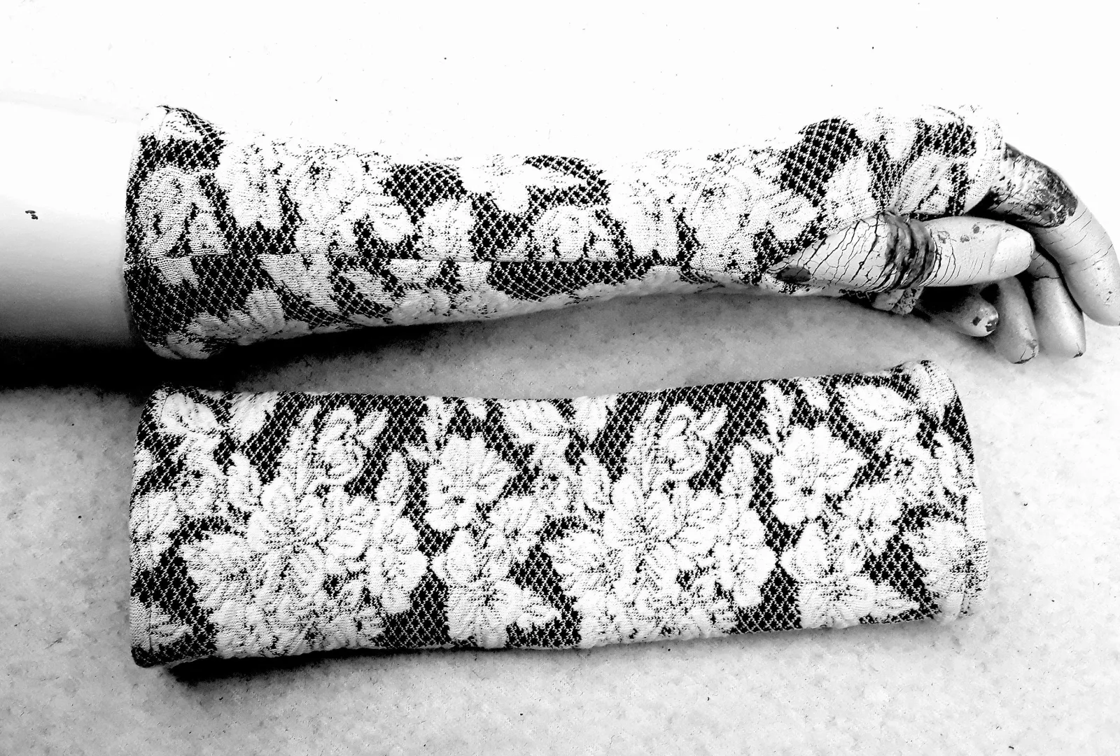 Jacquard Handschuhe Blumen Armstulpen, behaglich, geborgen, zärtlich, glücklich, schön weich, warm und angenehm zu tragen, das Geschenk – Bild 8