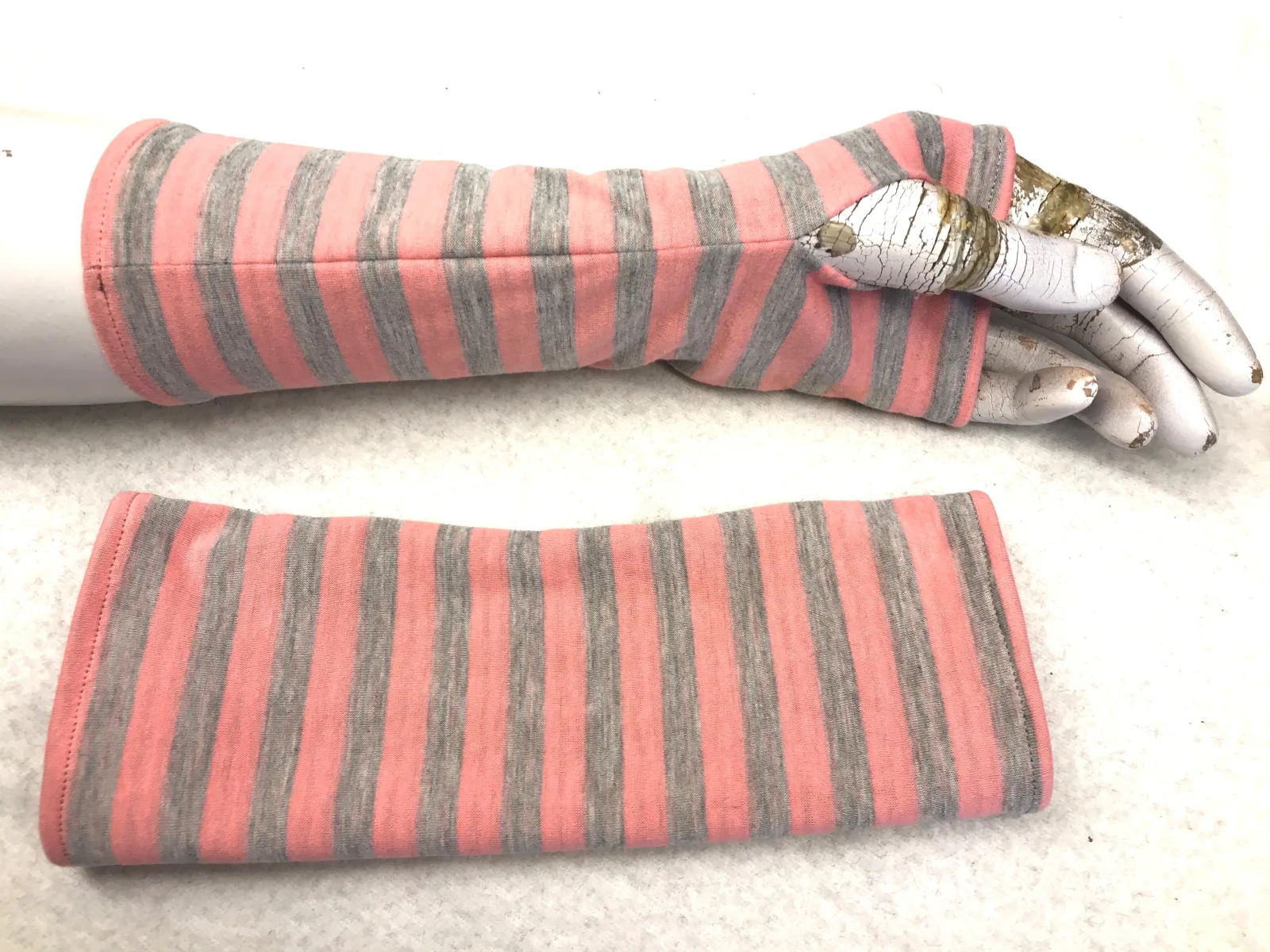 warme Handschuhe, flauschig weiche Baumwolle, beide Seiten gestreift, langlebige Qualität Armstulpen, Pulswärmer, beliebtes Geschenk – Bild 6