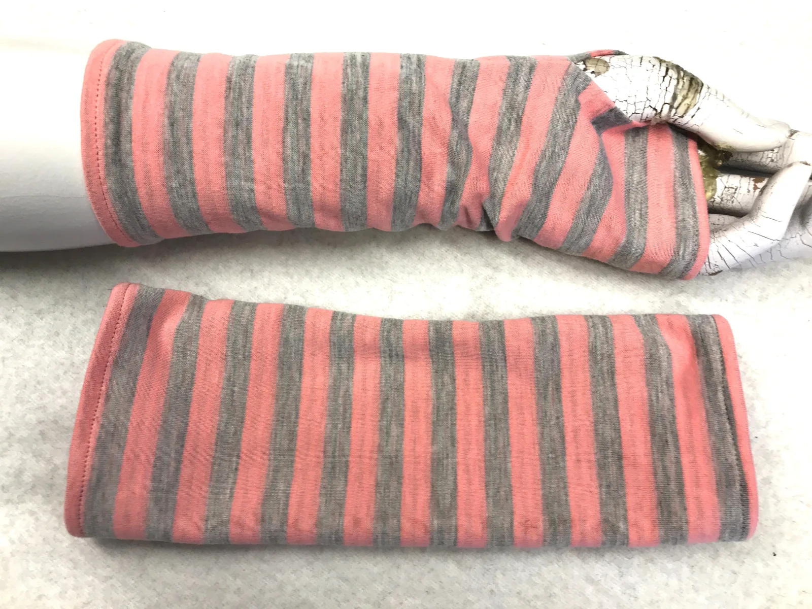 warme Handschuhe, flauschig weiche Baumwolle, beide Seiten gestreift, langlebige Qualität Armstulpen, Pulswärmer, beliebtes Geschenk – Bild 9