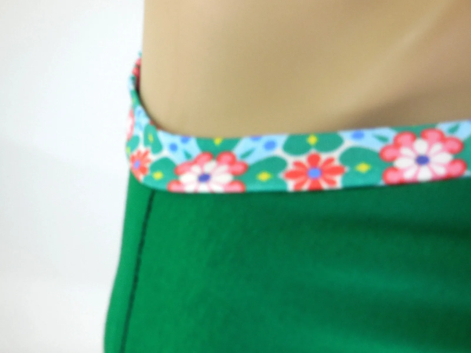 geteiltes Jersey Kleid, für hohen Tragekomfort weich und dehnbar Figur fördernd, Baumwolle, passfreudig taillierte Form, Knie lang, Geschenk – Bild 8