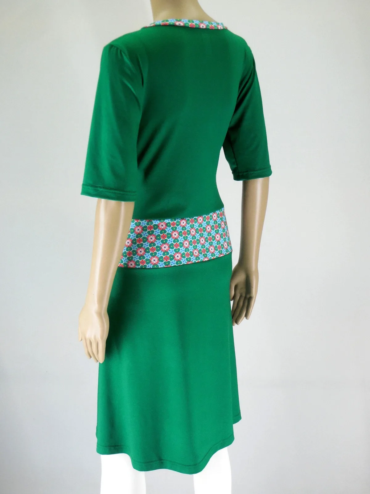geteiltes Jersey Kleid, für hohen Tragekomfort weich und dehnbar Figur fördernd, Baumwolle, passfreudig taillierte Form, Knie lang, Geschenk – Bild 10