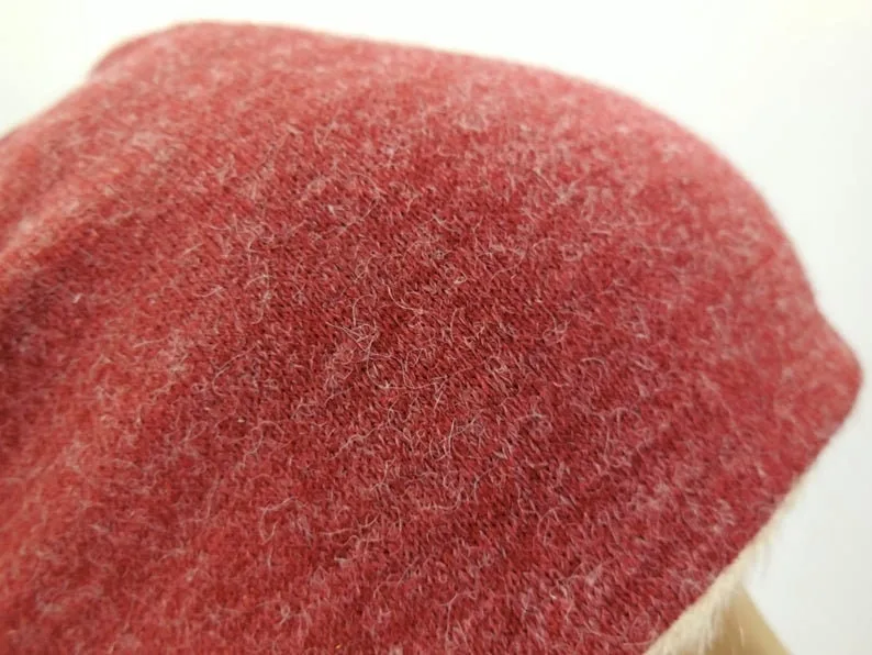 warmer leichter Beanie aus weicher Strickwolle doppelt gelegt zum Wenden eine Mütze die dich behütet, zu allen 4 Jahreszeiten ein Geschenk – Bild 3