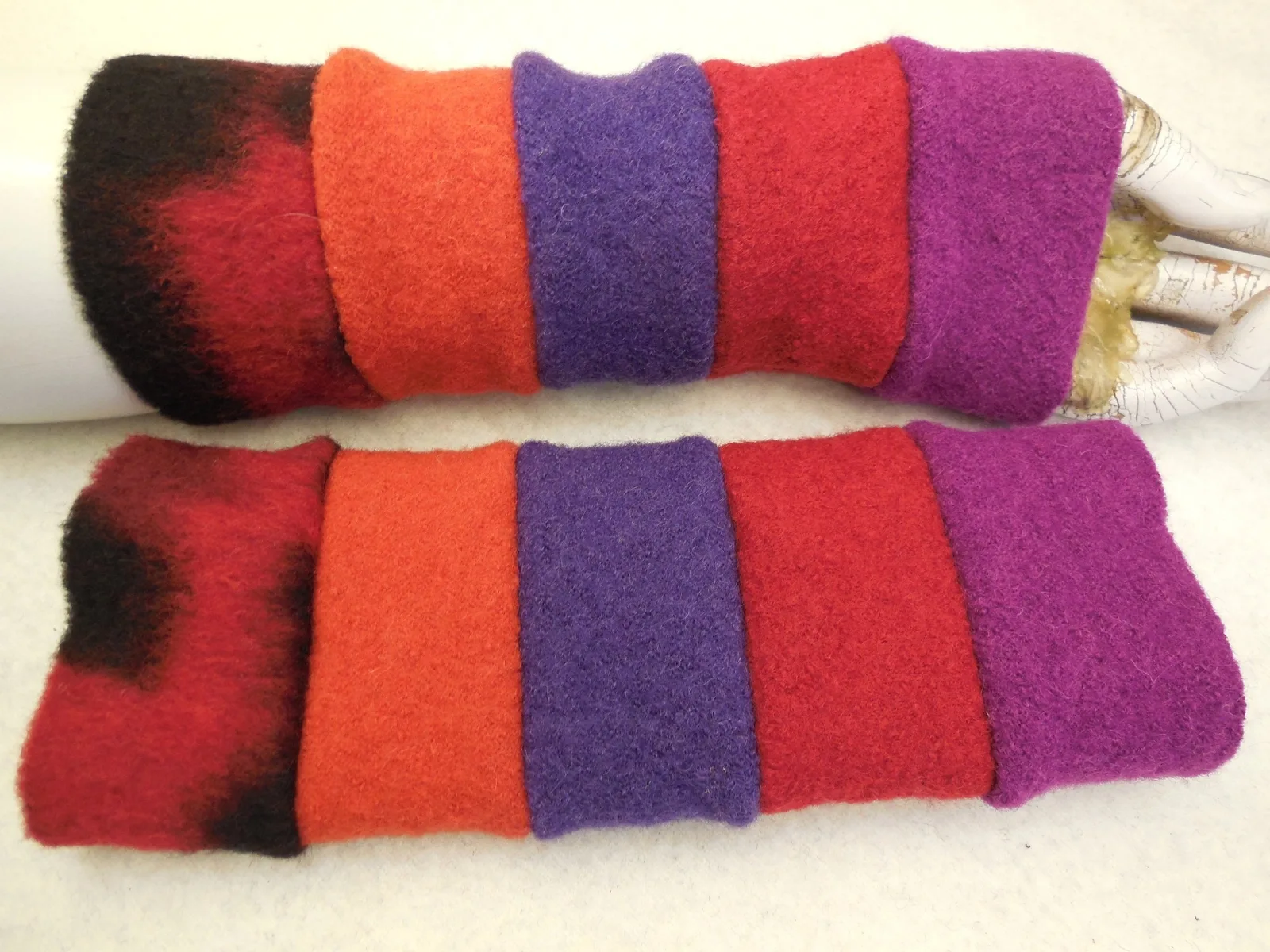 warme Wollwalk Handschuhe Schurwolle Kochwolle Armstulpen dehnbar und weich Ideal zu Kleidern, Pulli zum Drunterziehen, beliebtes Geschenk – Bild 8